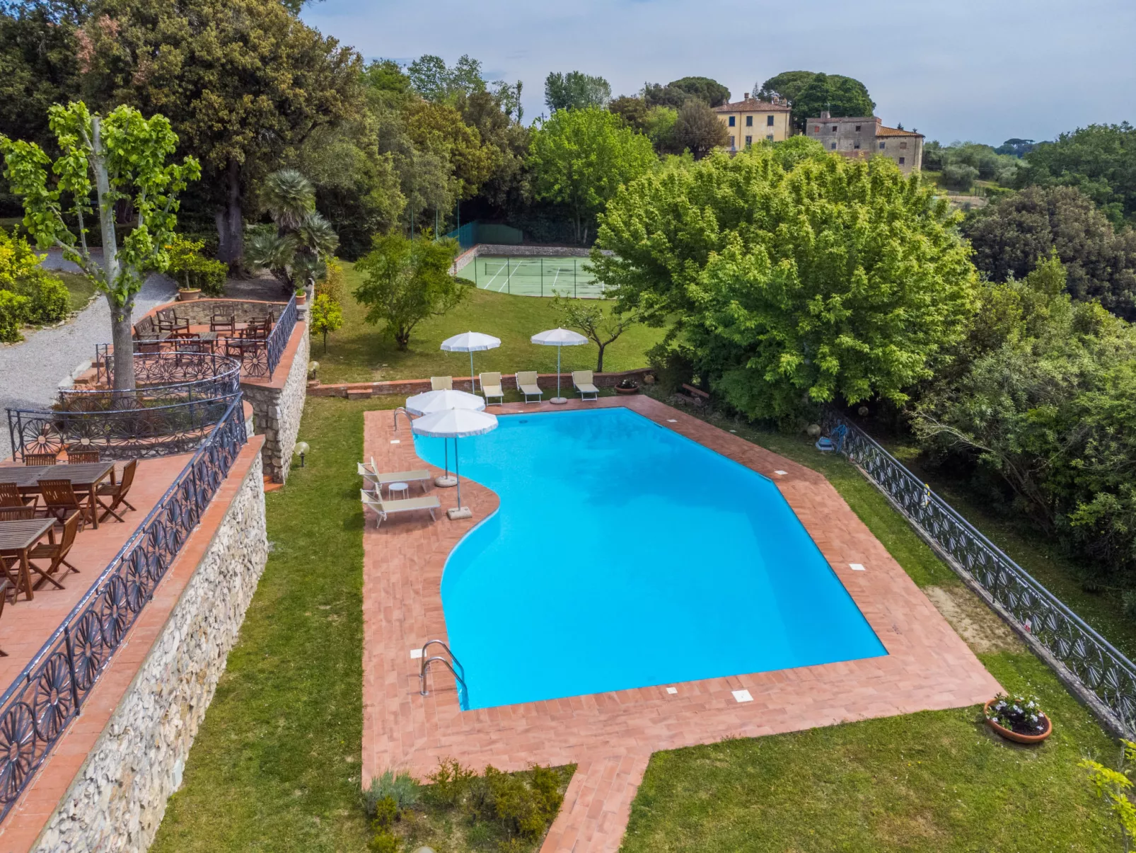 Villa La Guardia Vecchia-Dehors