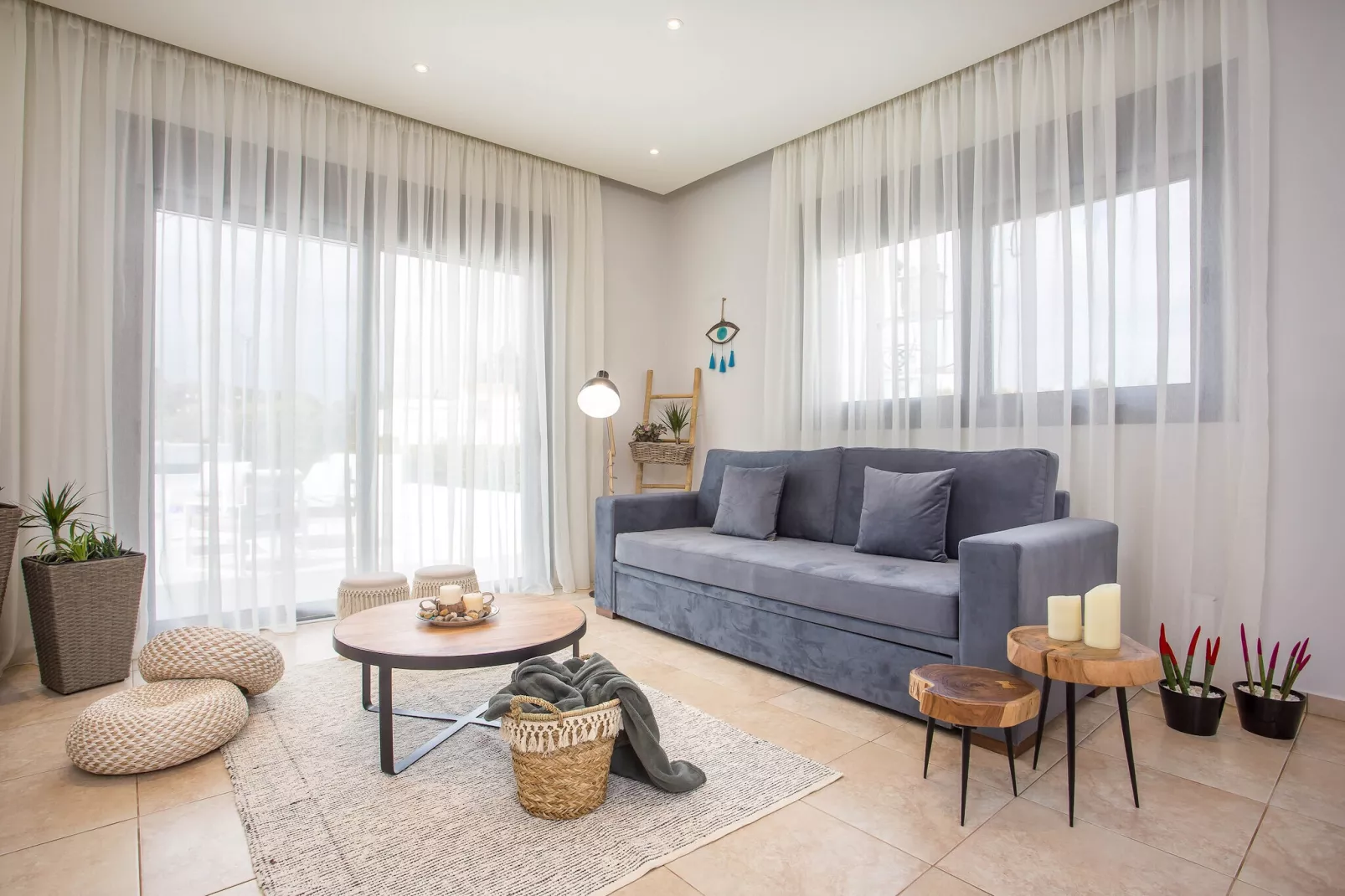 The Sisters Villa-Salon