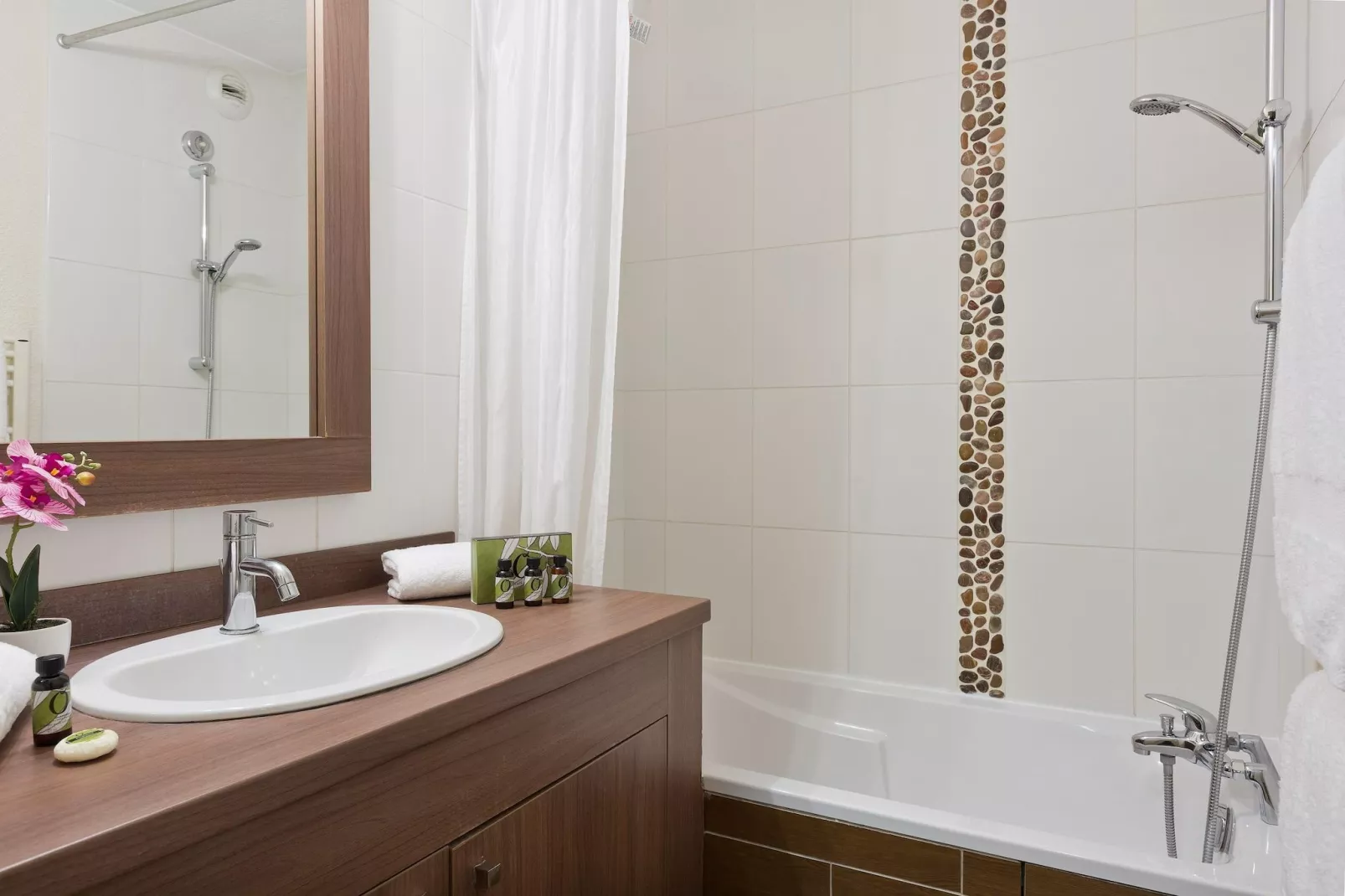 Comfort studio - LA RESERVE-Bathroom