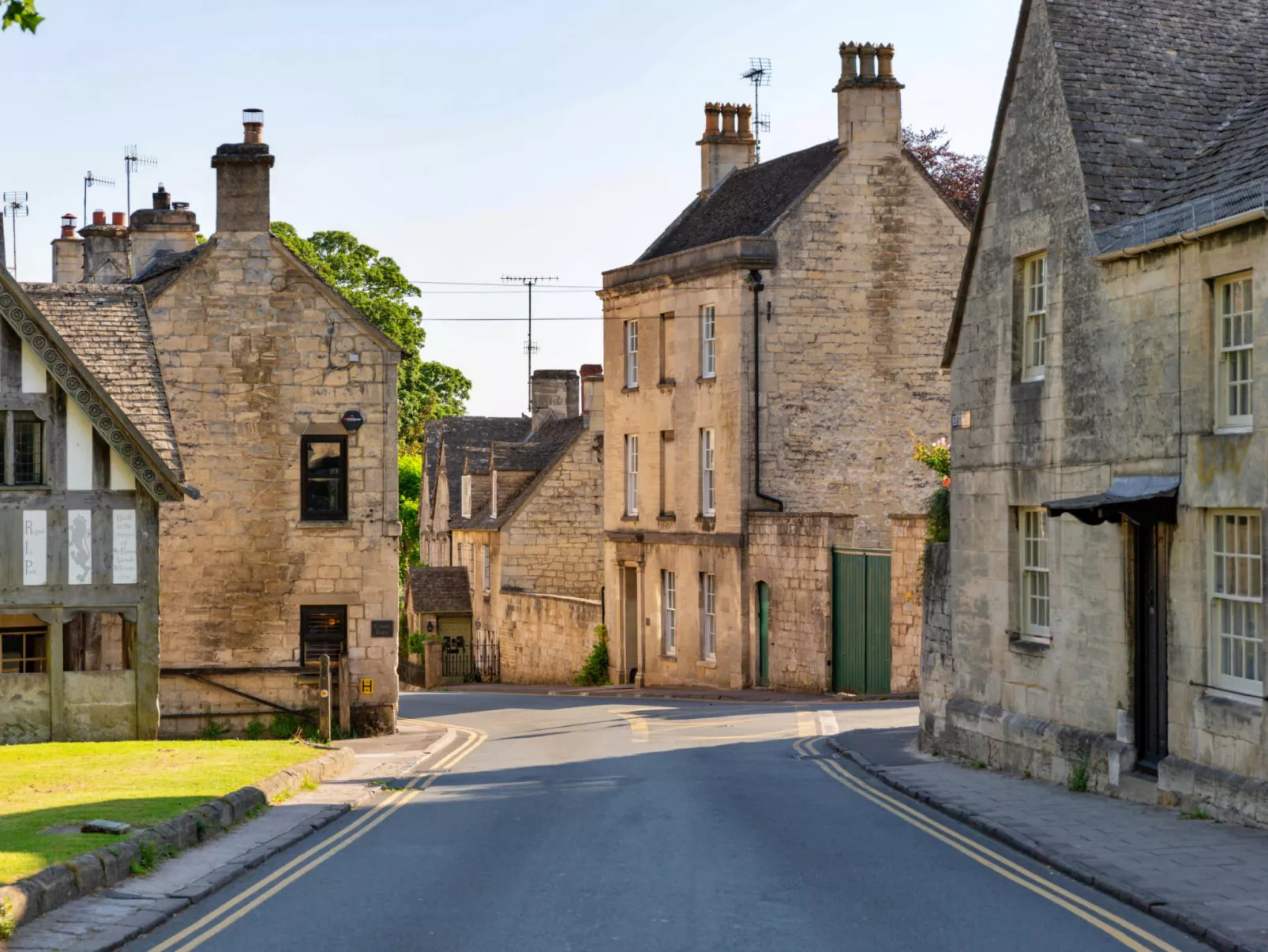 ARC Painswick-Outside