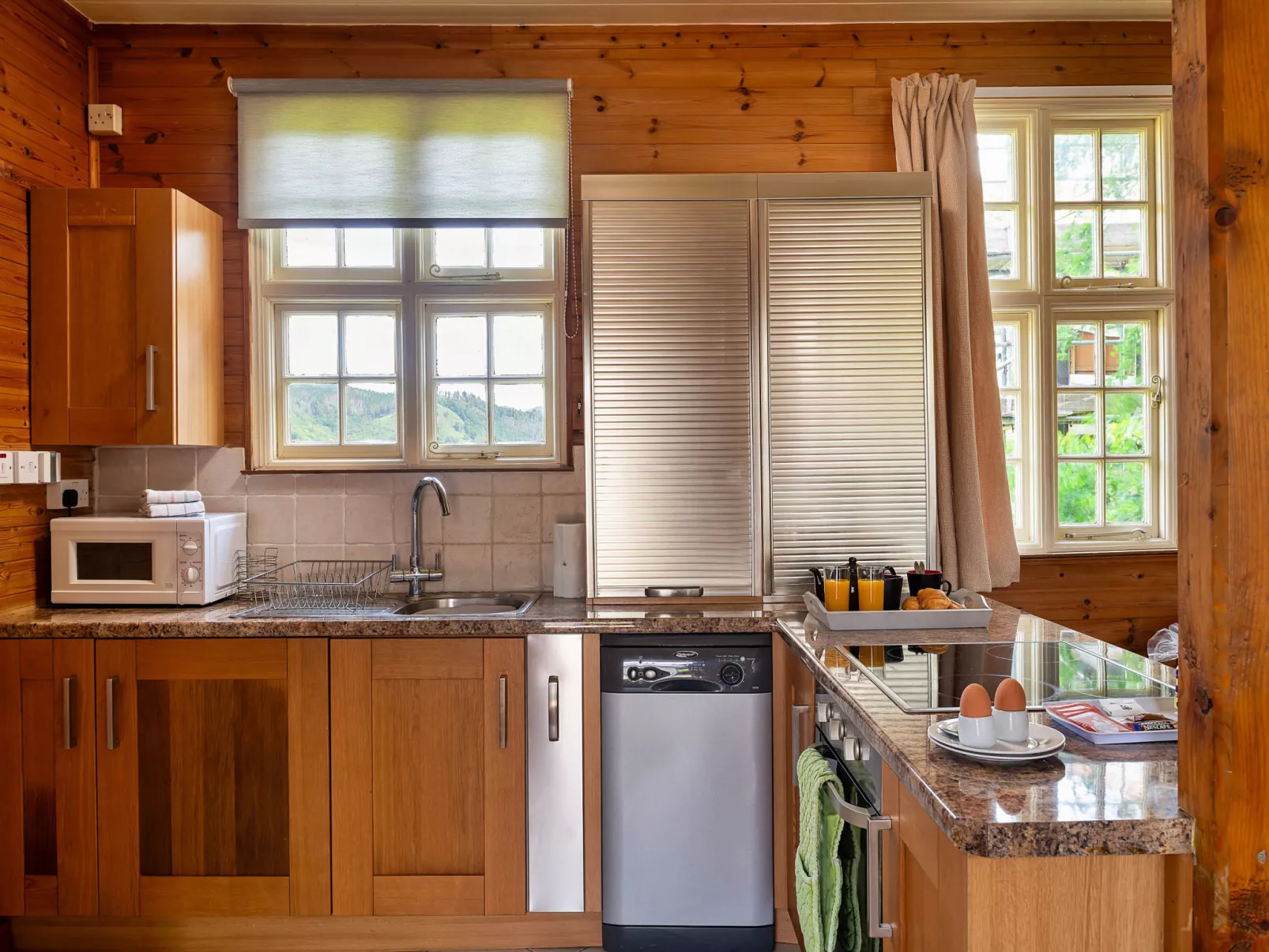 Toll Bridge Cottage-Dedans