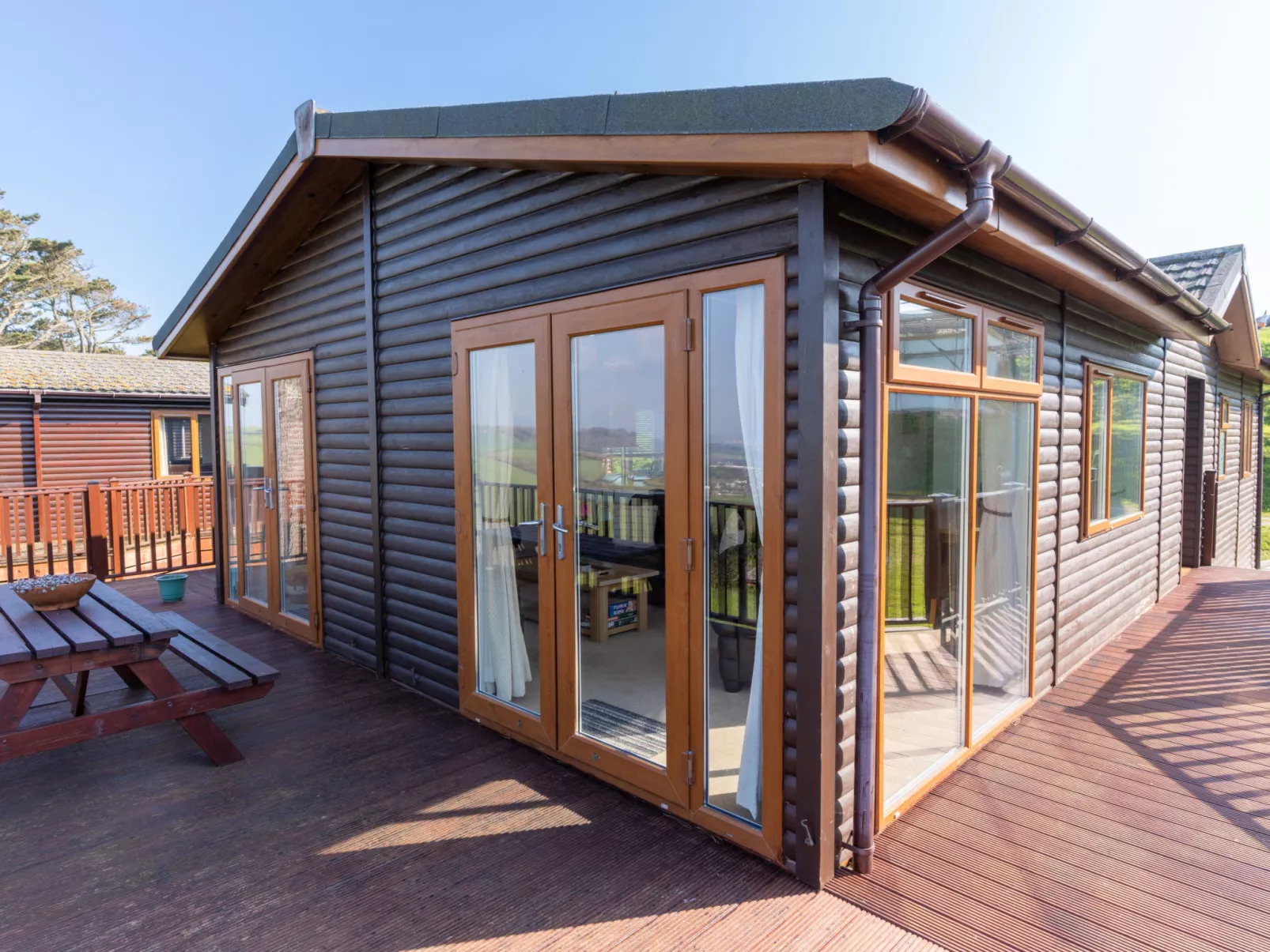 Serendipity Lodge-Outside