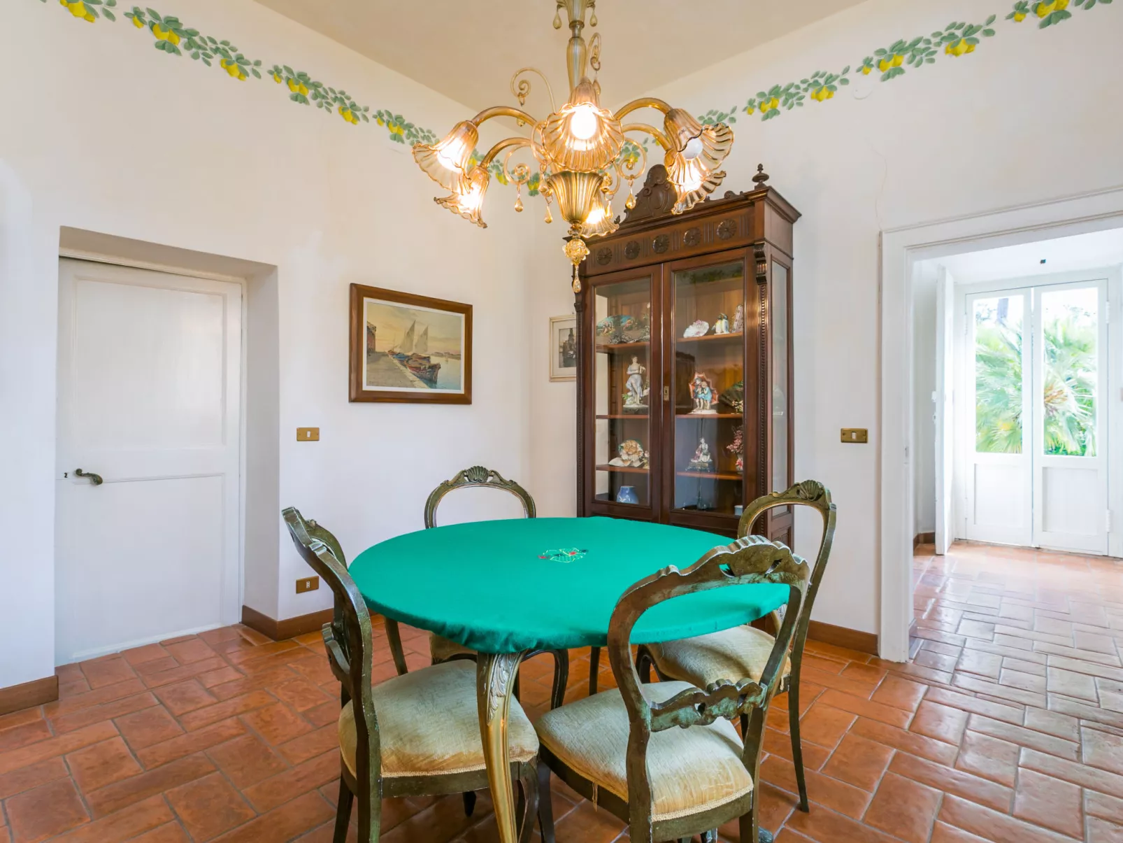 Villa La Guardia Vecchia-Dedans