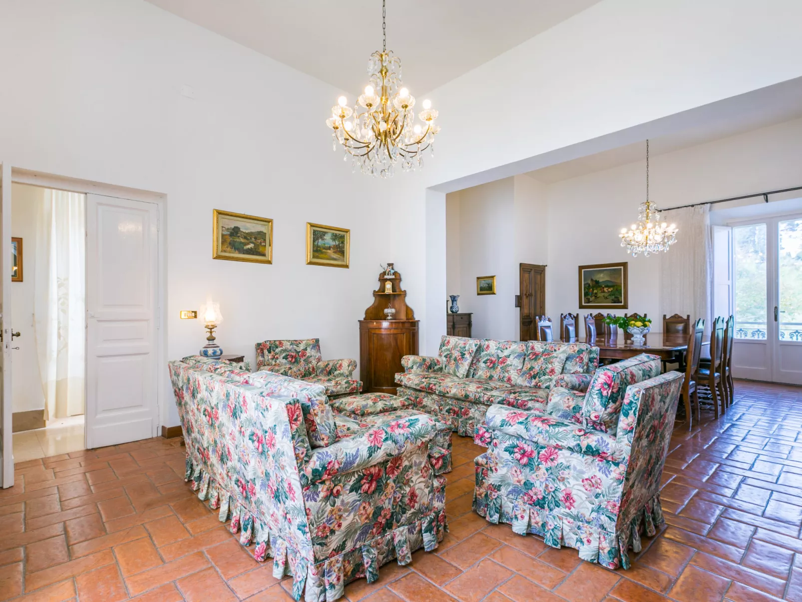 Villa La Guardia Vecchia-Dedans