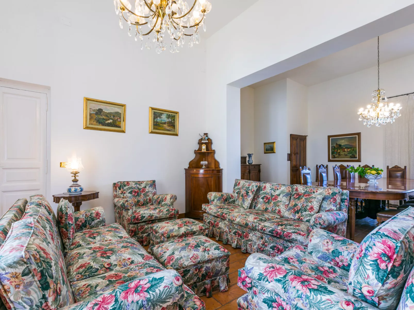 Villa La Guardia Vecchia-Dedans