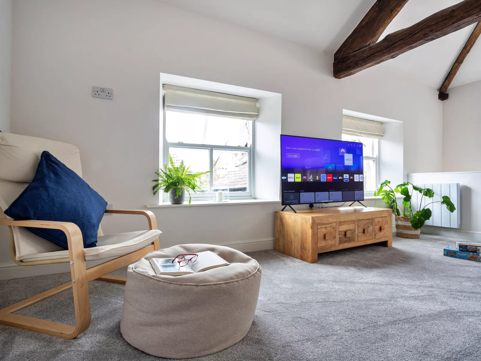 Courtyard Cottage-Inside