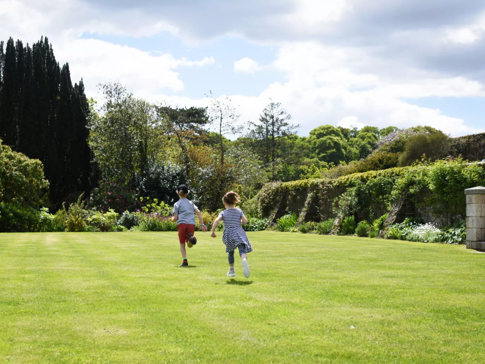 Historic Castle on River Tamar-Draußen