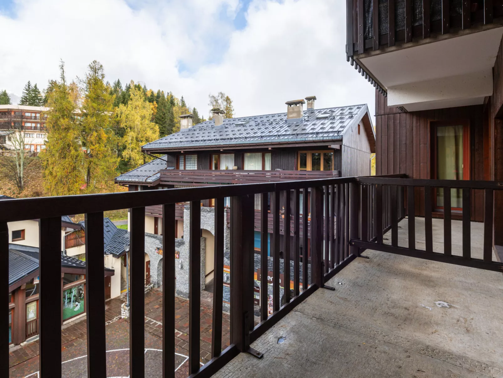 LES ARCADES A-Dehors