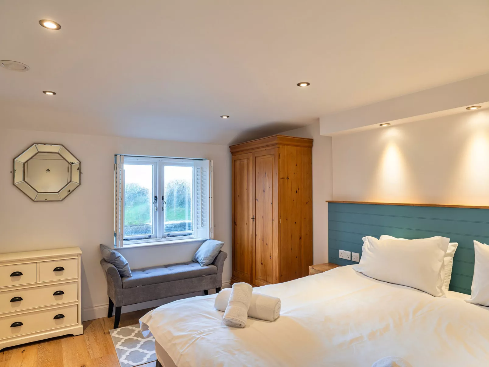 Dingles Cottage-Drinnen