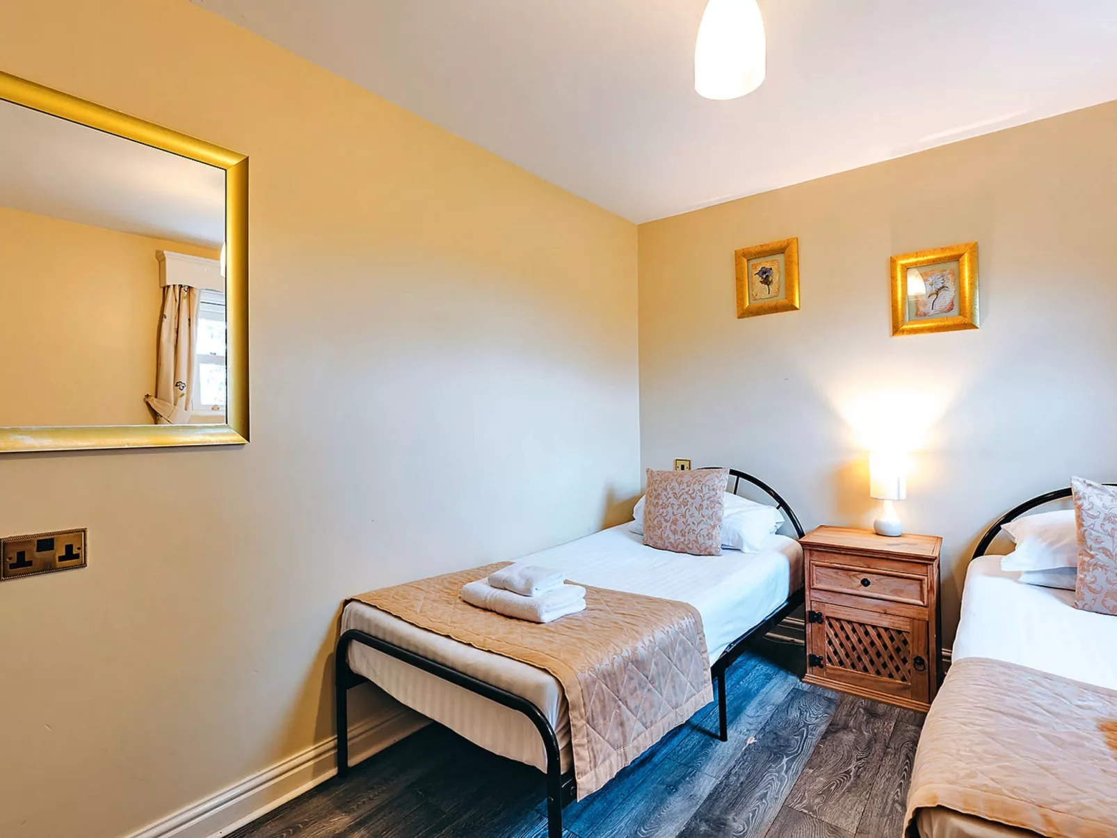 Netley Hall - Jasmine-Dedans