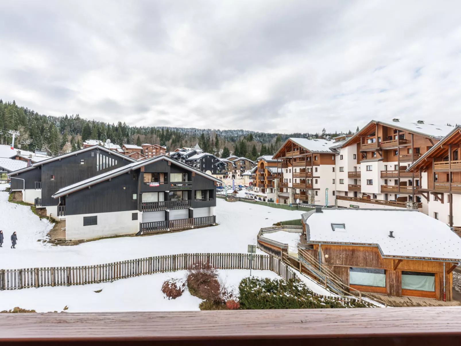 Les Eterlous-Draußen