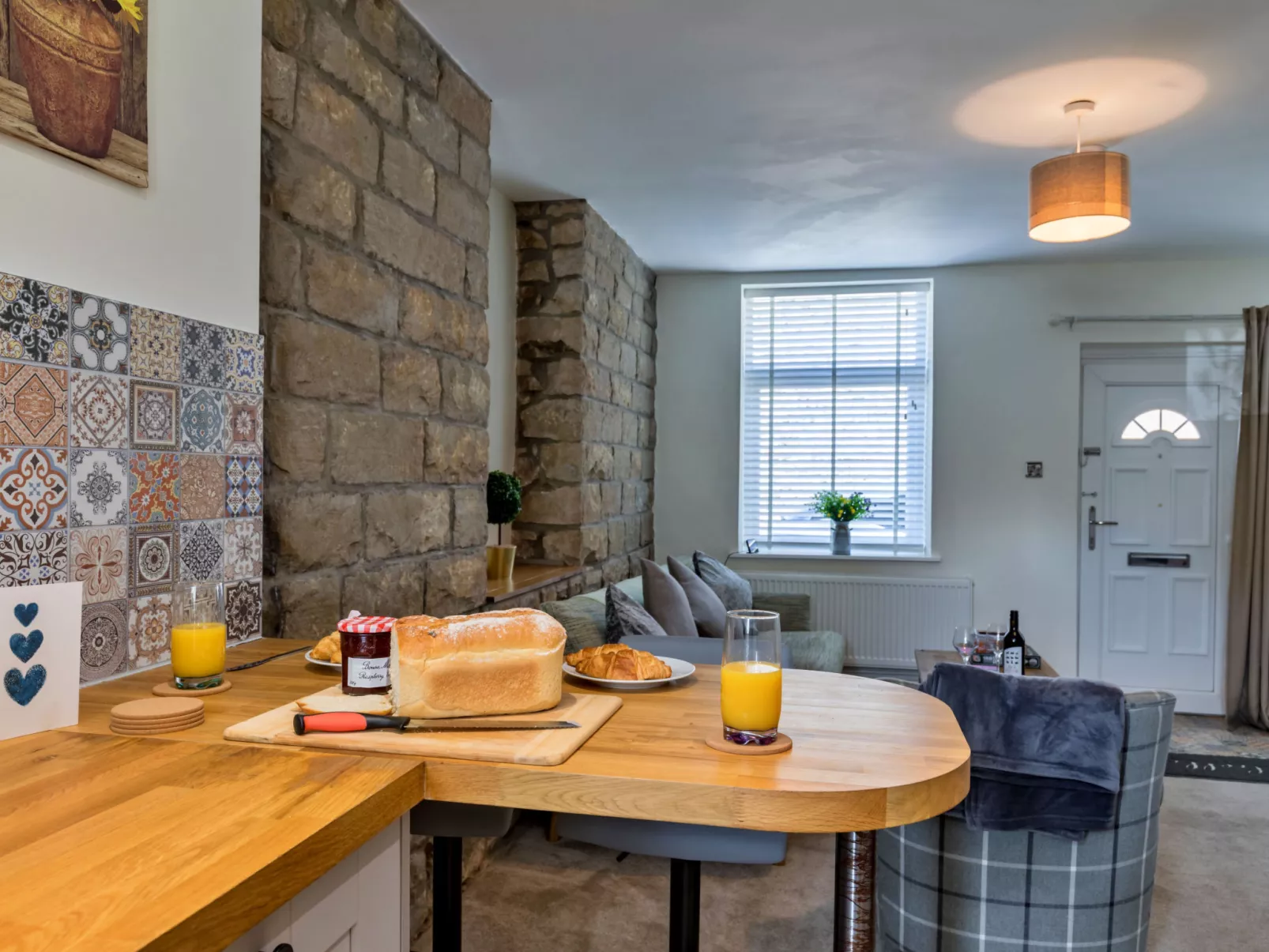 Suzy's Cottage-Inside