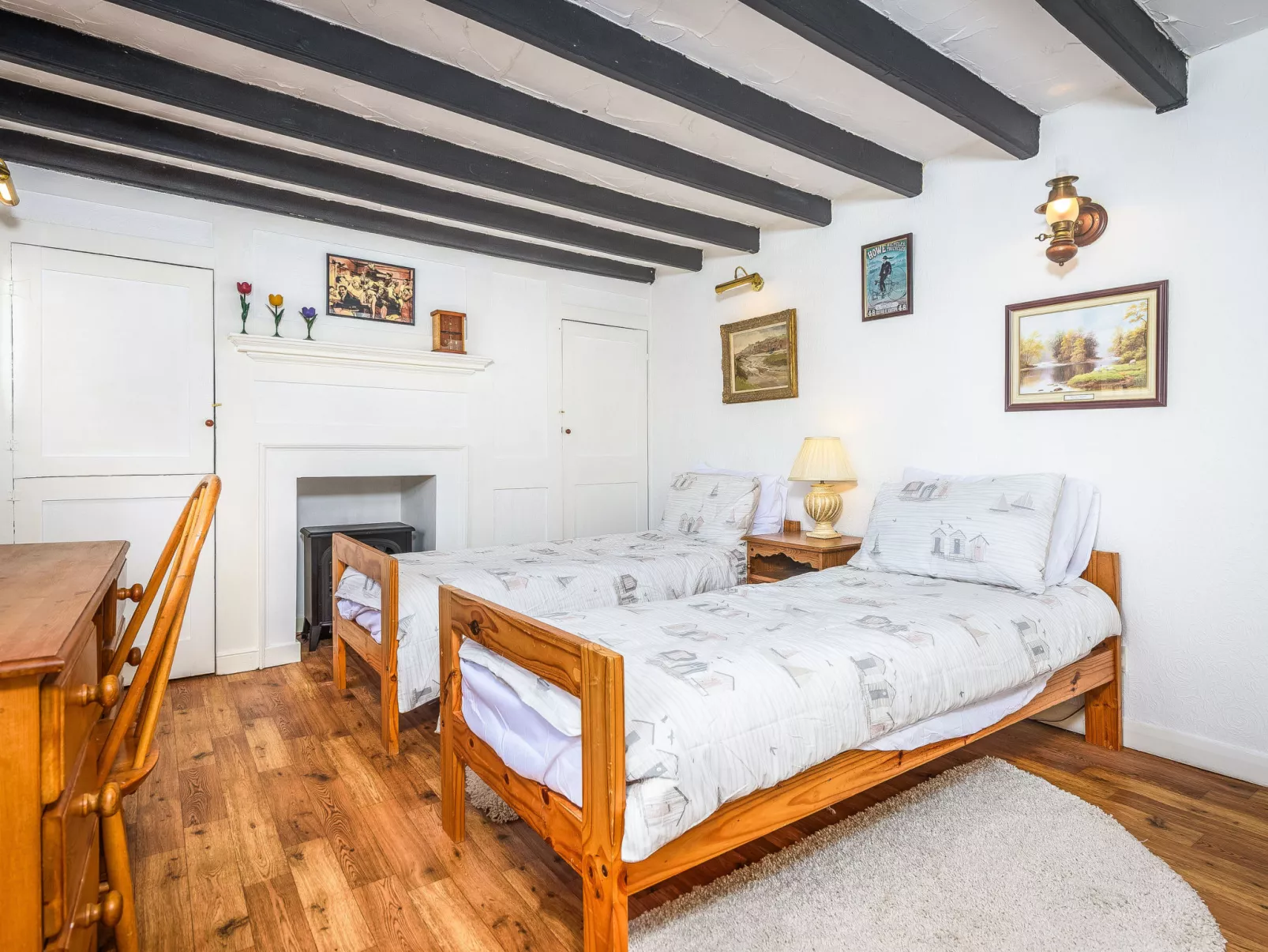 Ukulele Cottage-Drinnen