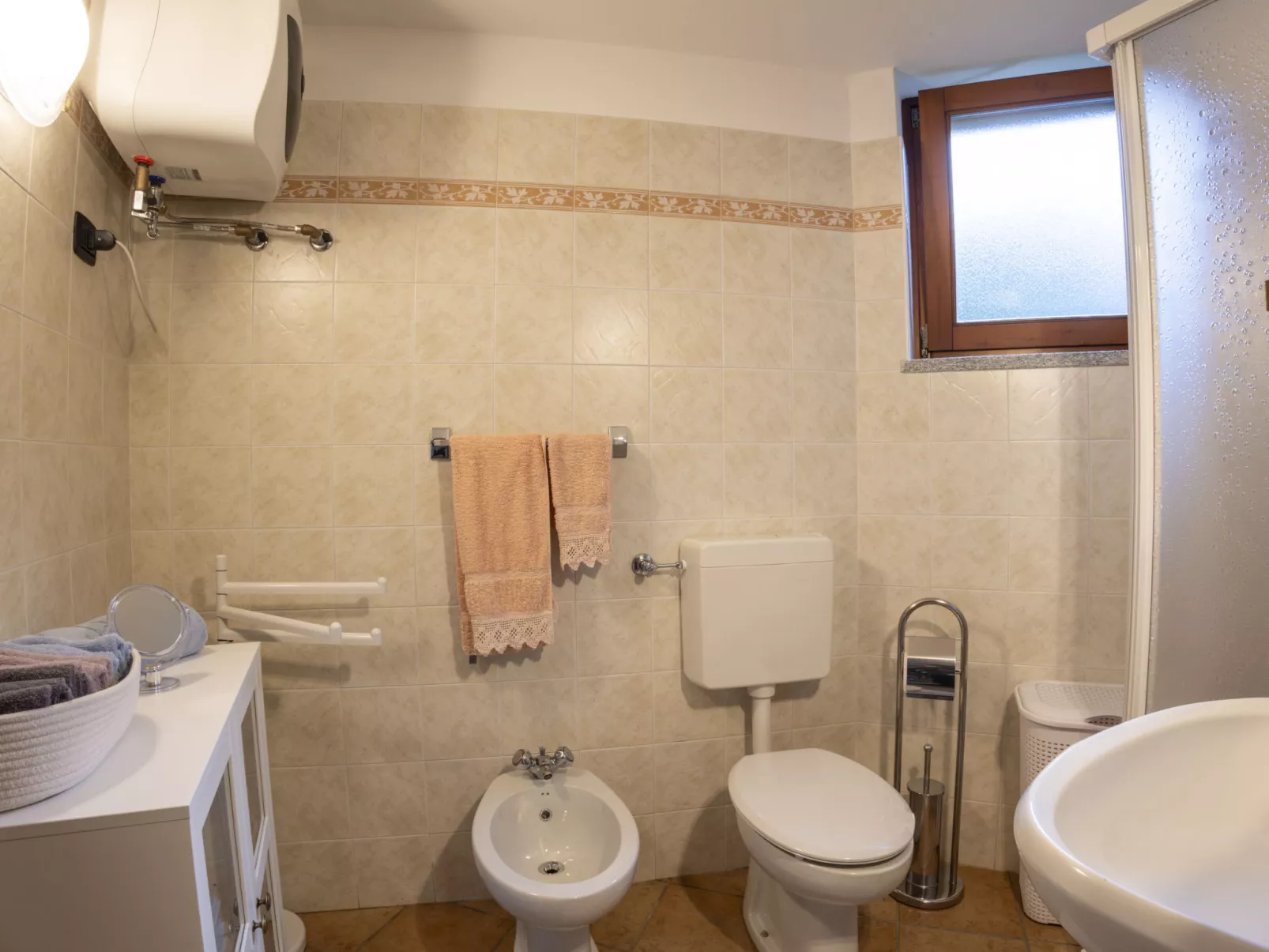 Val di Mello Mountain Flat-Inside