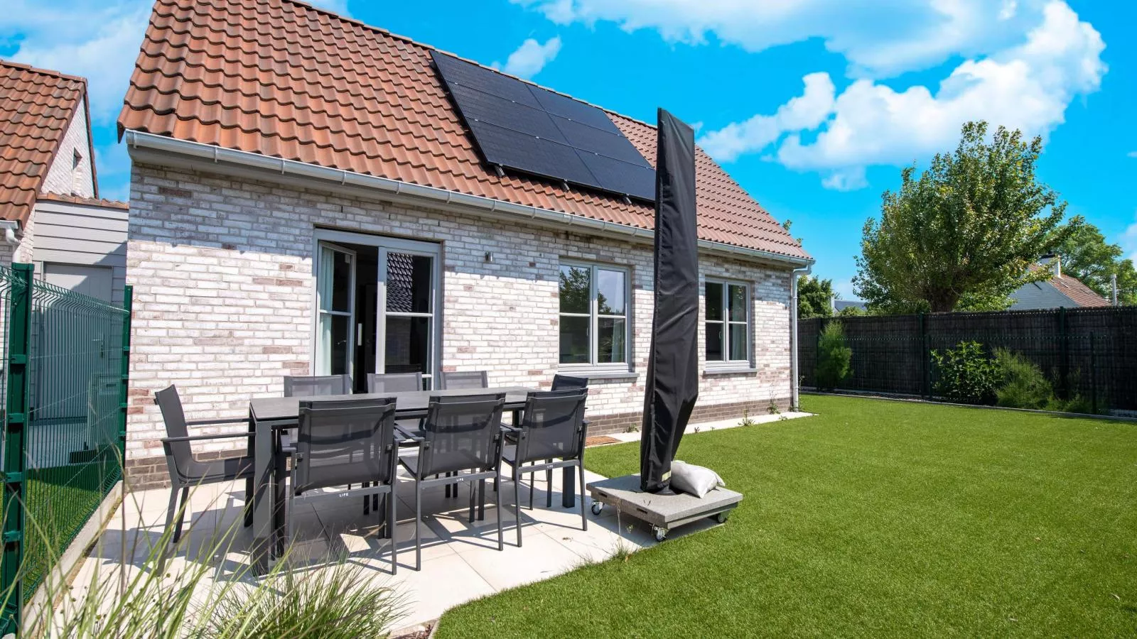 Westhinder I H1-Exterior in summer