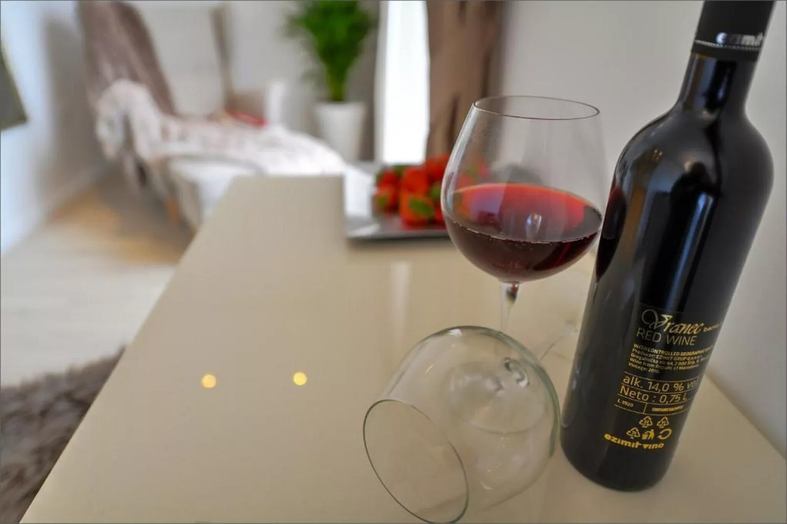 Deluxe Double Room with Balcony and Sea View (1)-Indoor