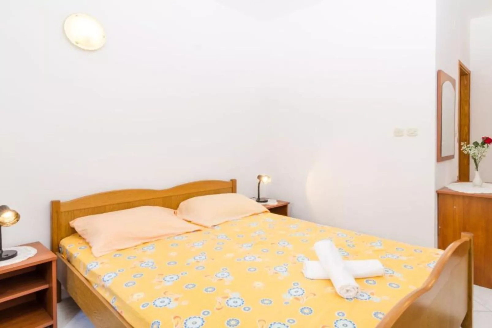 Guest House Sobra 38 - Double Room  with Garden View  3-Bedroom