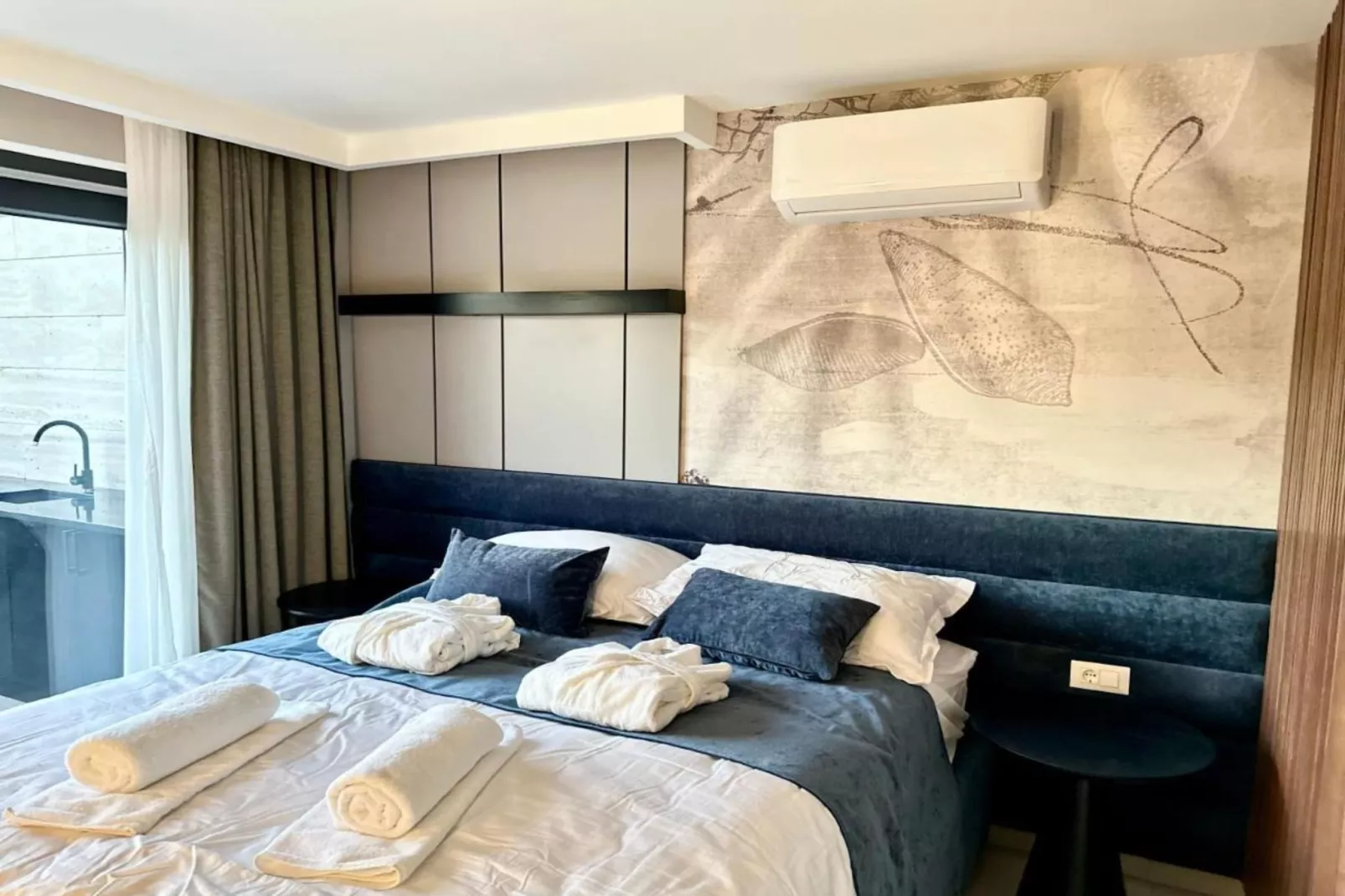 Leonarda Waterfront Residences-Two-Bedroom Apartment with private pool (The Bayfront One) -S5-Bedroom