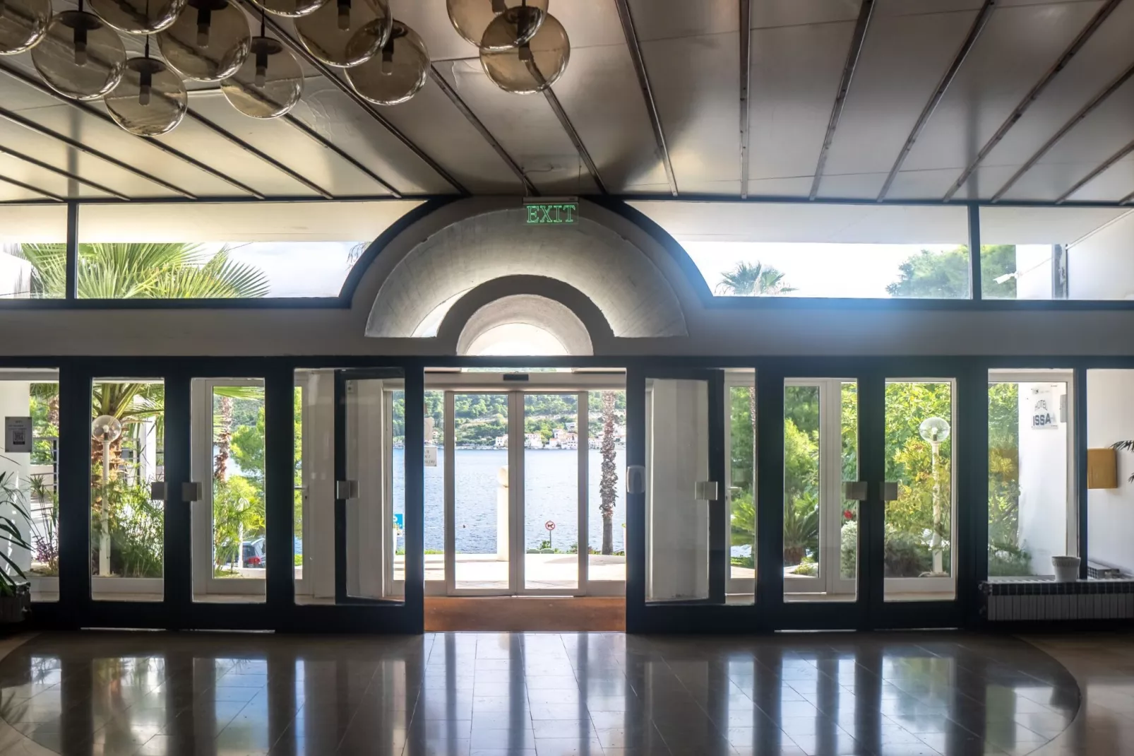 Hotel Issa - Quadruple Room Sea View-Indoor