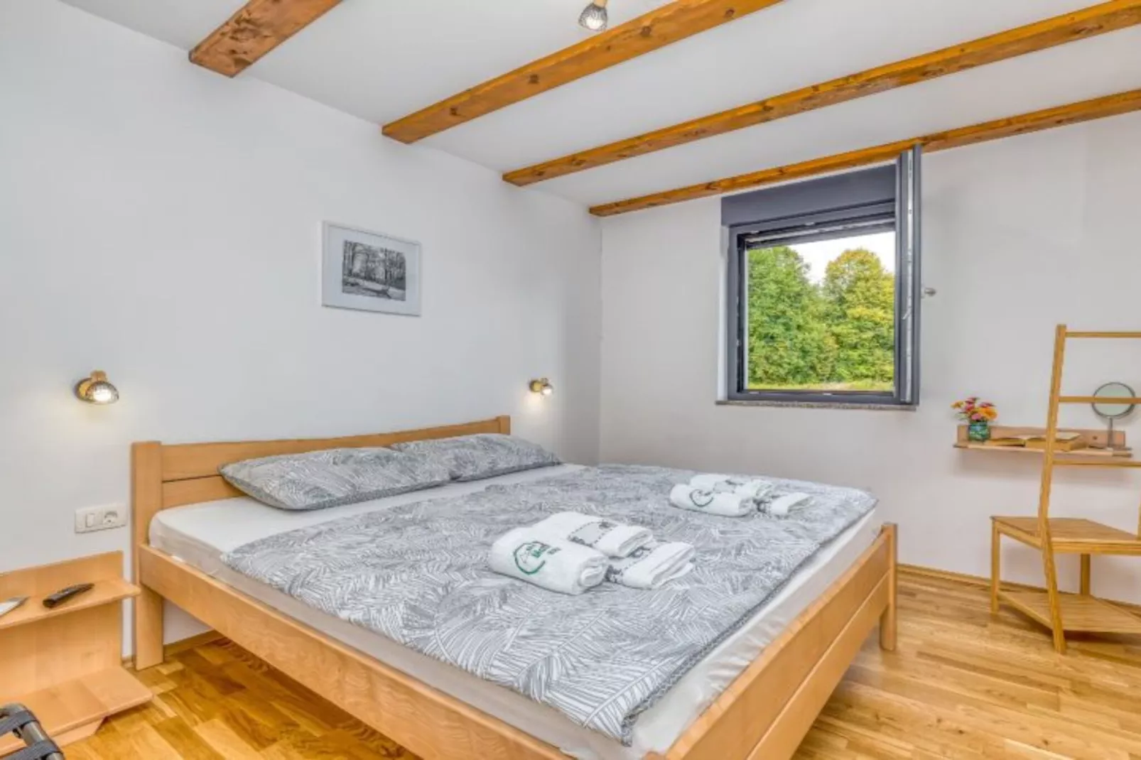 Four Bedroom Holiday House Mali Raj with Pool-Schlafzimmer