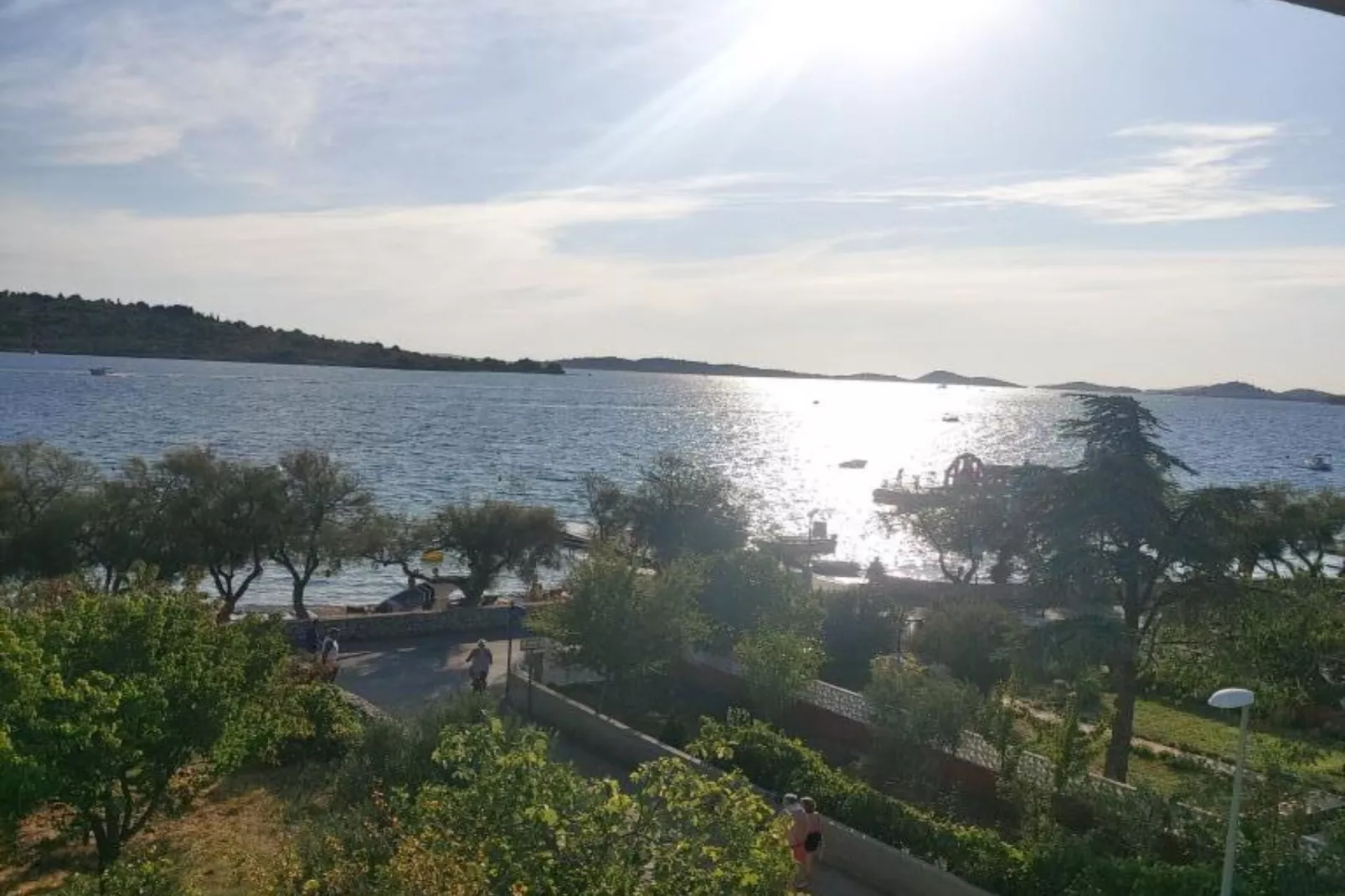 Modern Beachfront Apartments near Šibenik - Comfort Studio Apartment with Balcony and Sea View-Im Freien
