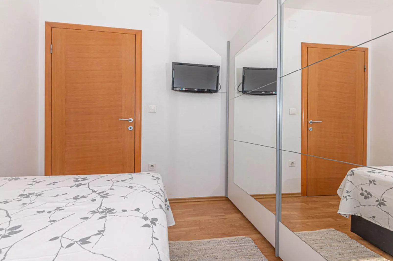 Villa Maria with Outdoor Pool - Five Bedroom Villa with Outdoor Pool-Bedroom