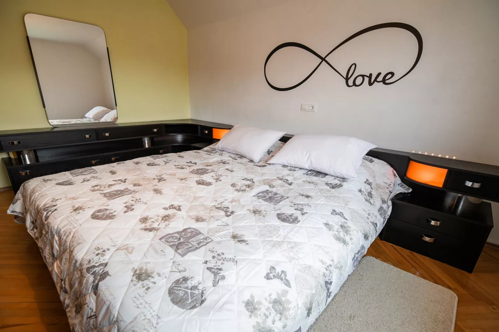 Quiet and Sunny Apartment with Balcony - Two Bedroom Apartment with Balcony-Bedroom