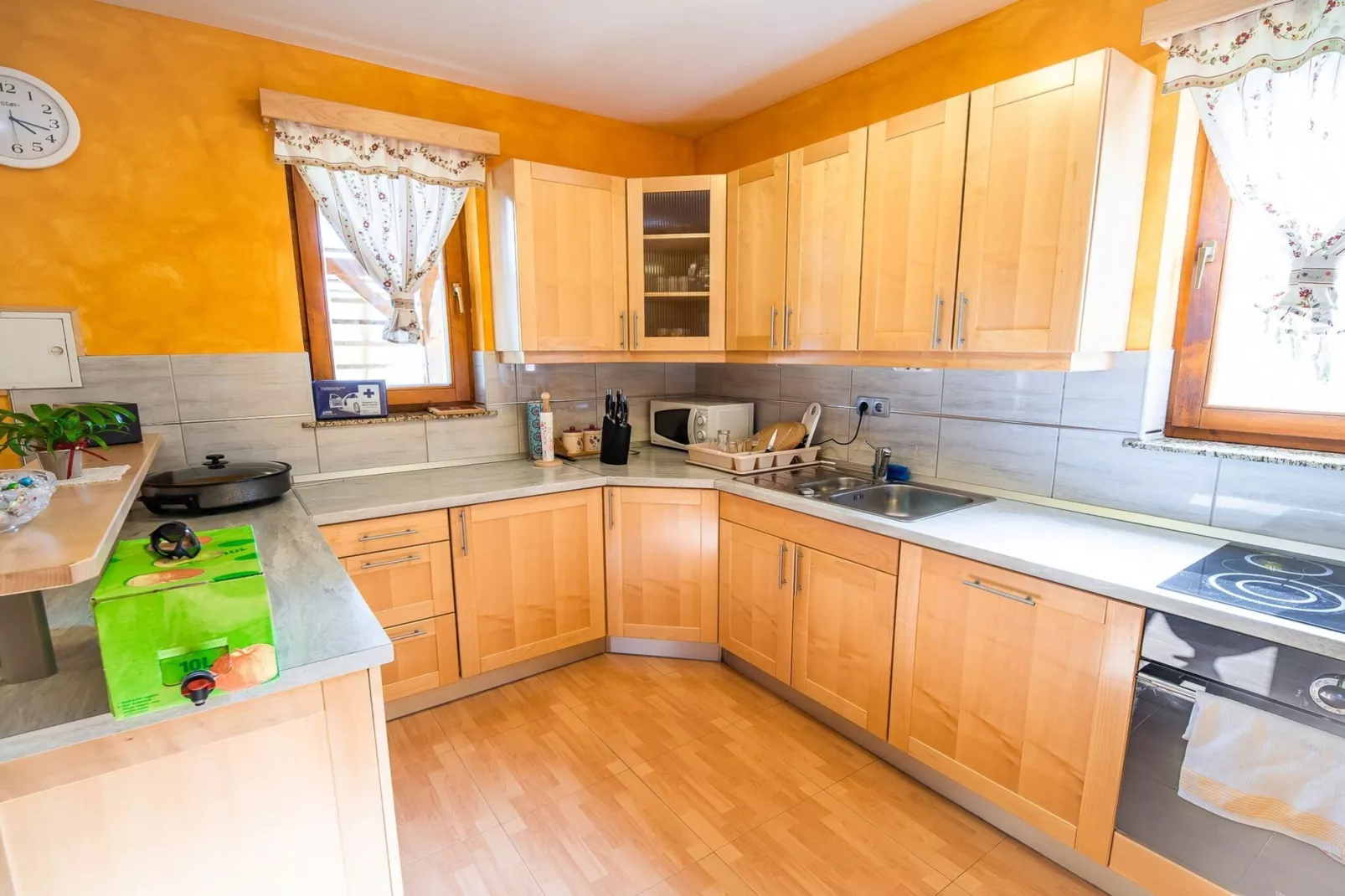Golden Horizon Holiday Home with Terrace and Garden - One Bedroom Holiday Home with Terrace and Garden-Cuisine