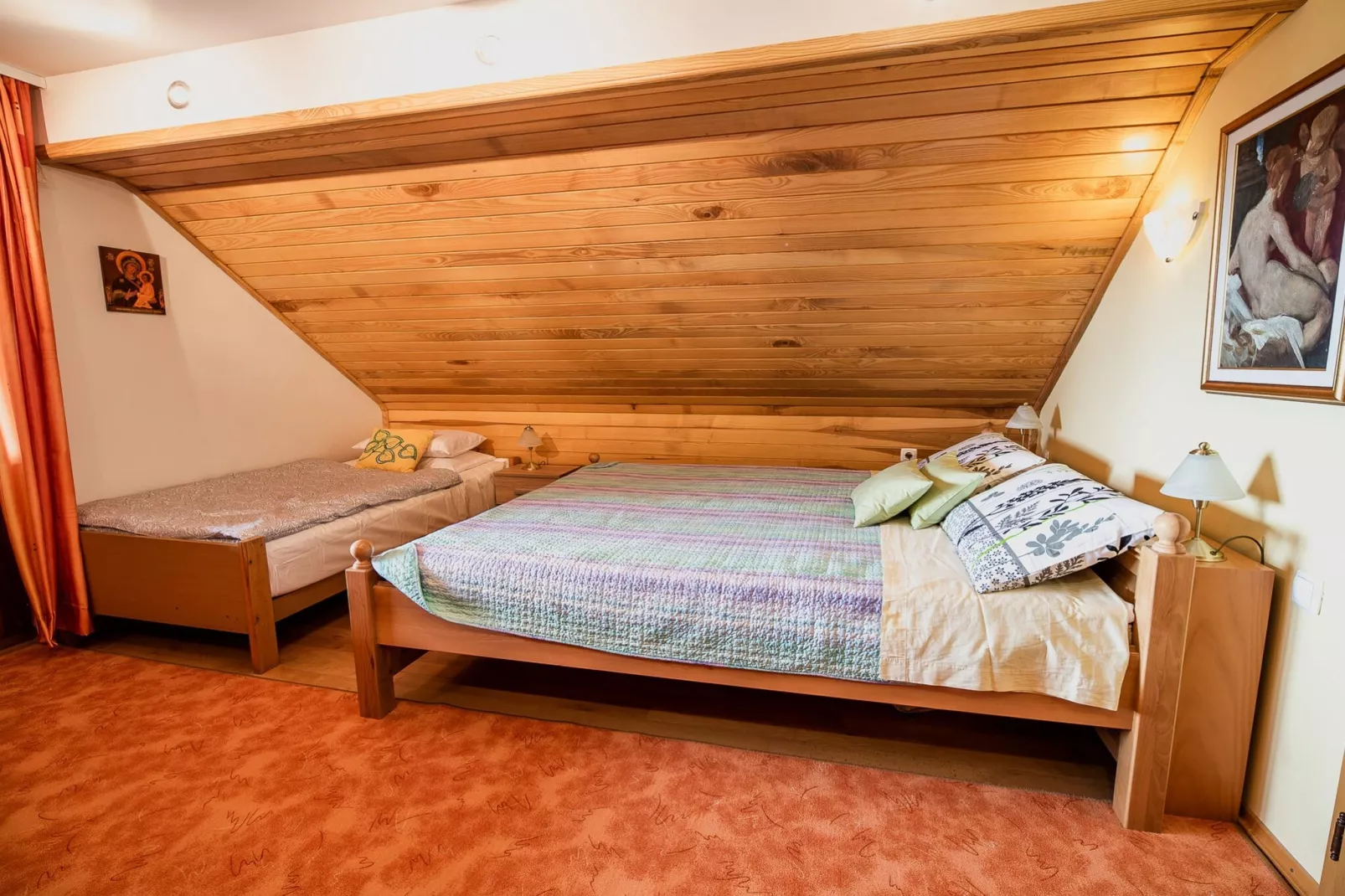 Vivid Hillside Country House with Hot-Tub and Sauna - Two Bedroom Country House-Bedroom