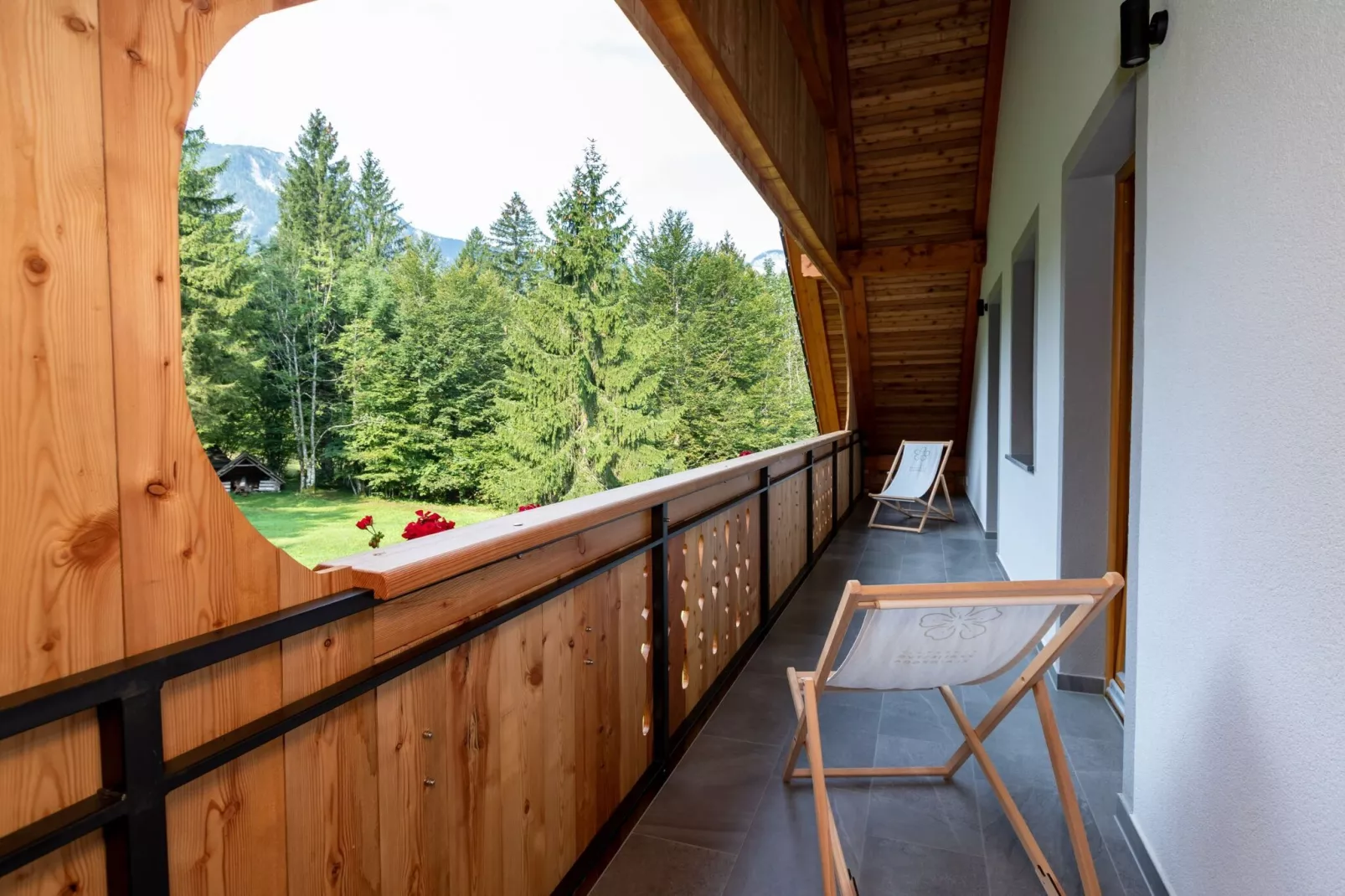 The Woodland Nook Apartments Bohinj - Comfort Two Bedroom Apartment with Balcony (owner F)-Terrasse/Balkon