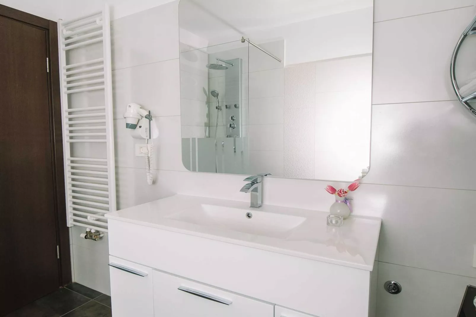 Bled Prestigious and Stylish Apartments - Standard Studio Apartment with Terrace (owner 2)-Bathroom