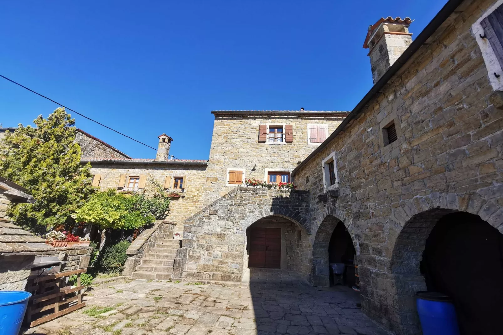 Abitanti Rustic Apartment with Balcony - Two Bedroom Apartment with Balcony-Im Freien