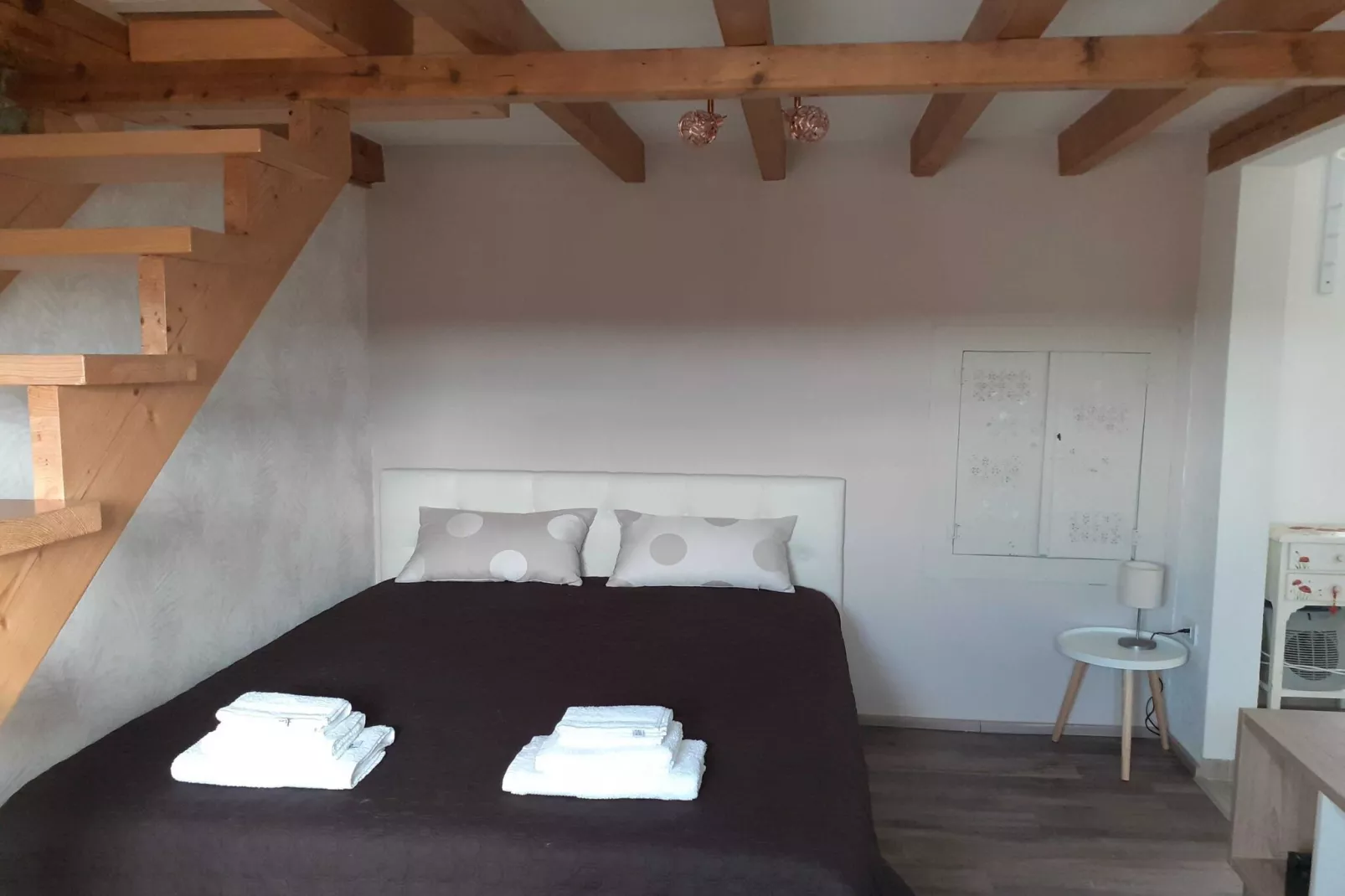 Secluded Authentic Apartment with Terrace - Studio Apartment with Terrace-Schlafzimmer