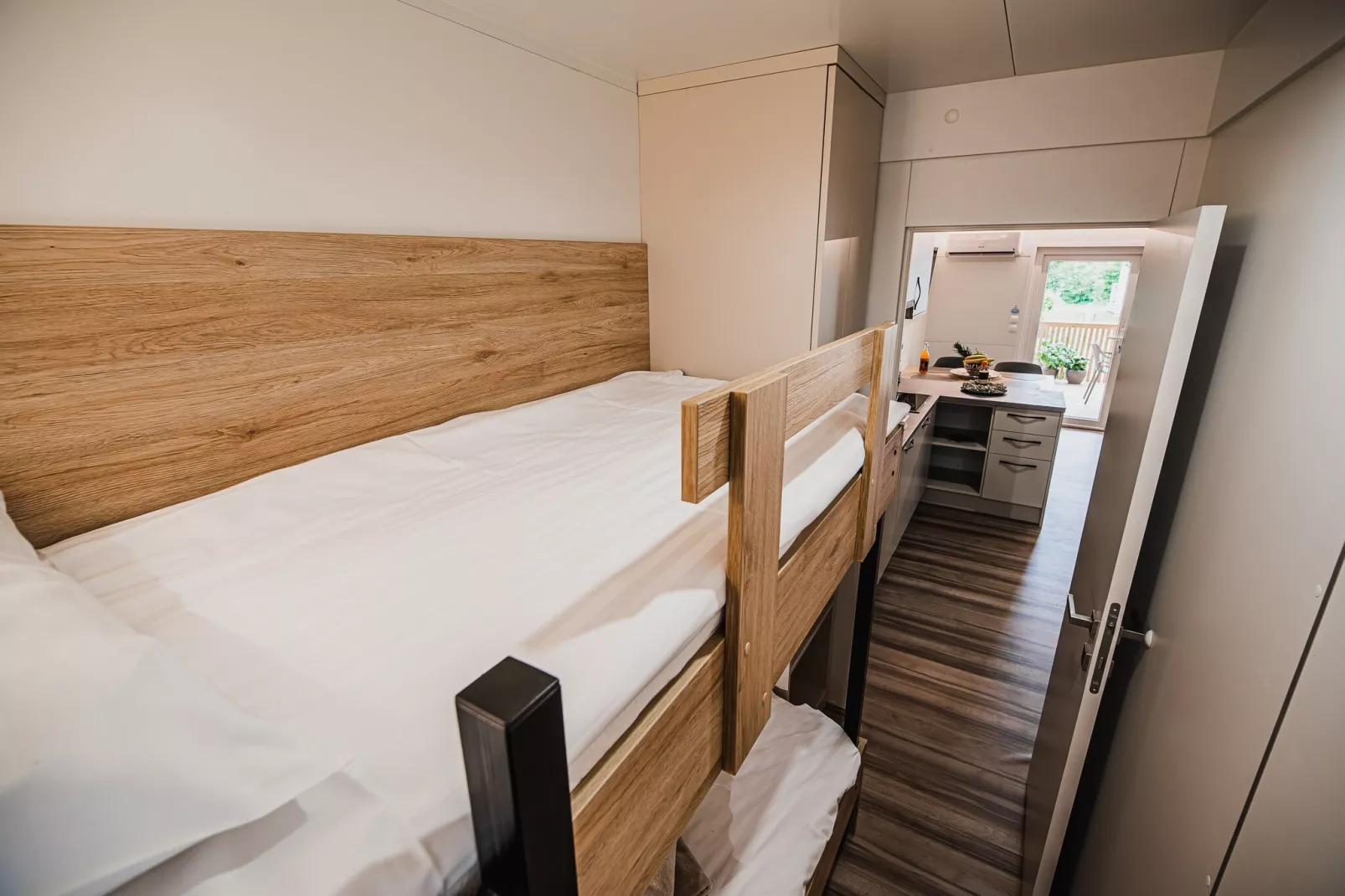 Lake Serenity Premium Mobile Homes with Thermal Riviera Tickets - Three Bedroom Mobile Home 15\/029 - Chambre