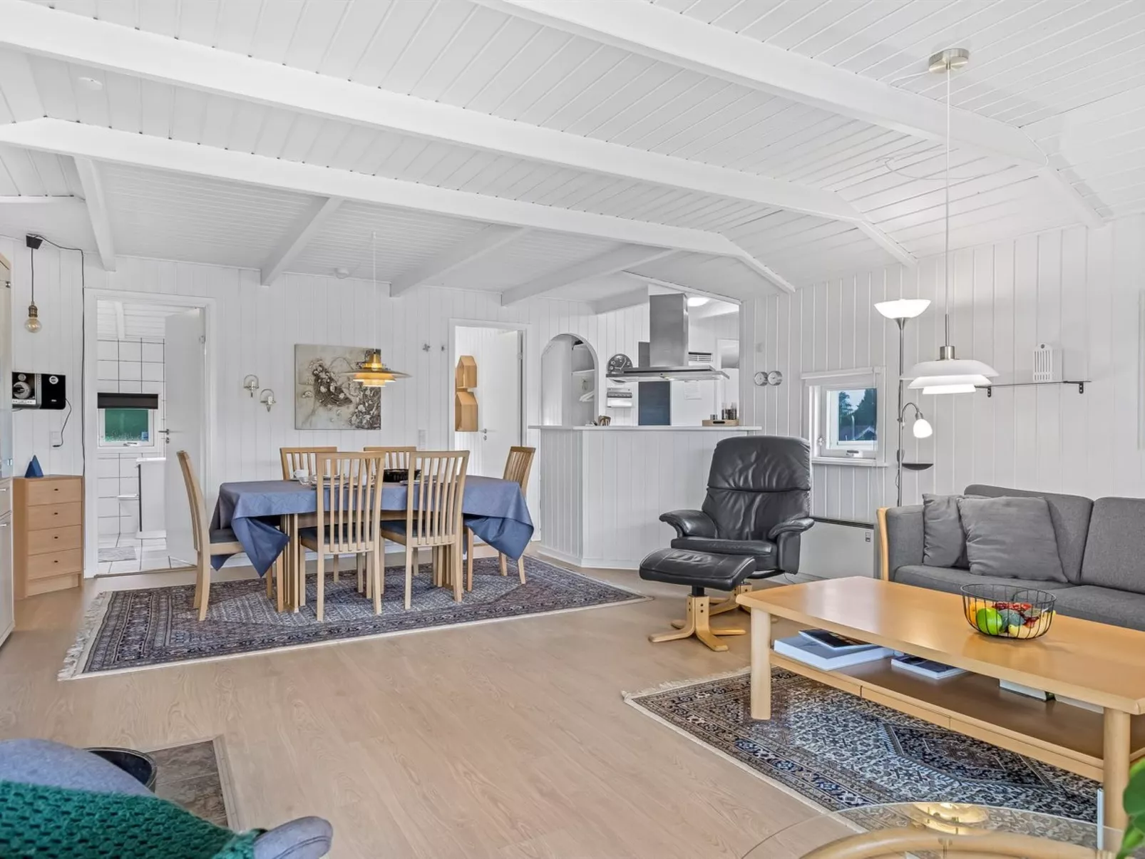 "Joonatan" - 900m from the sea-Dedans