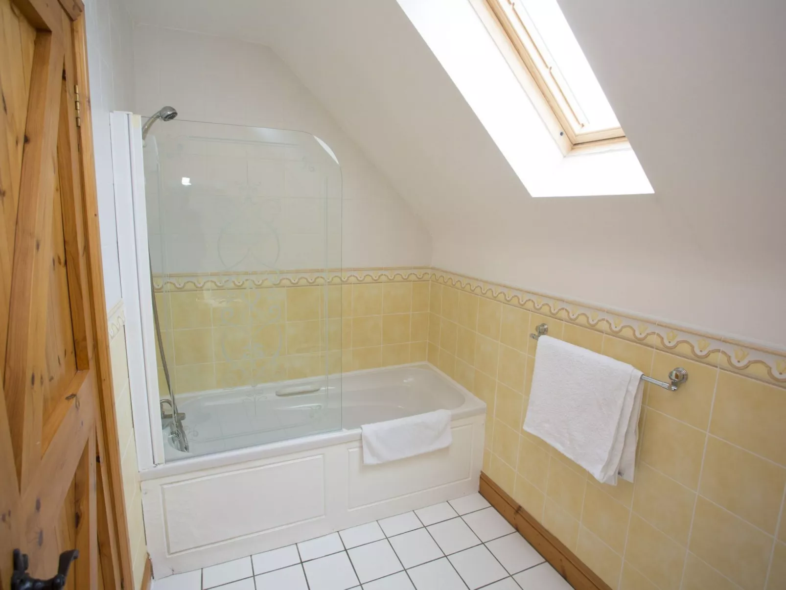 Willow Grove HC No. 4-Dedans