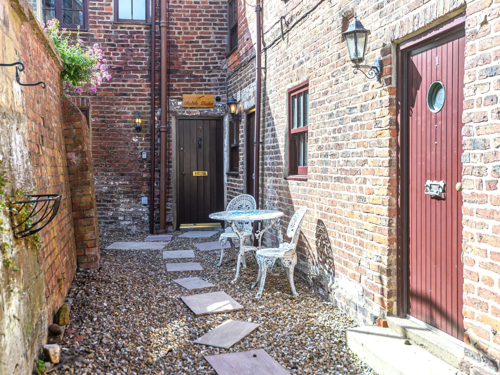 Ukulele Studio-Draußen