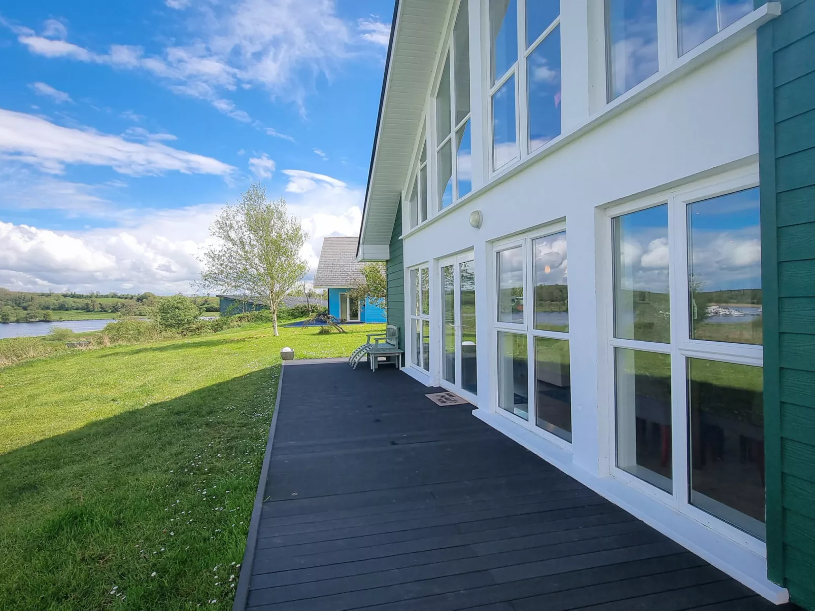 Riverrun Holiday Homes No 15-Outside