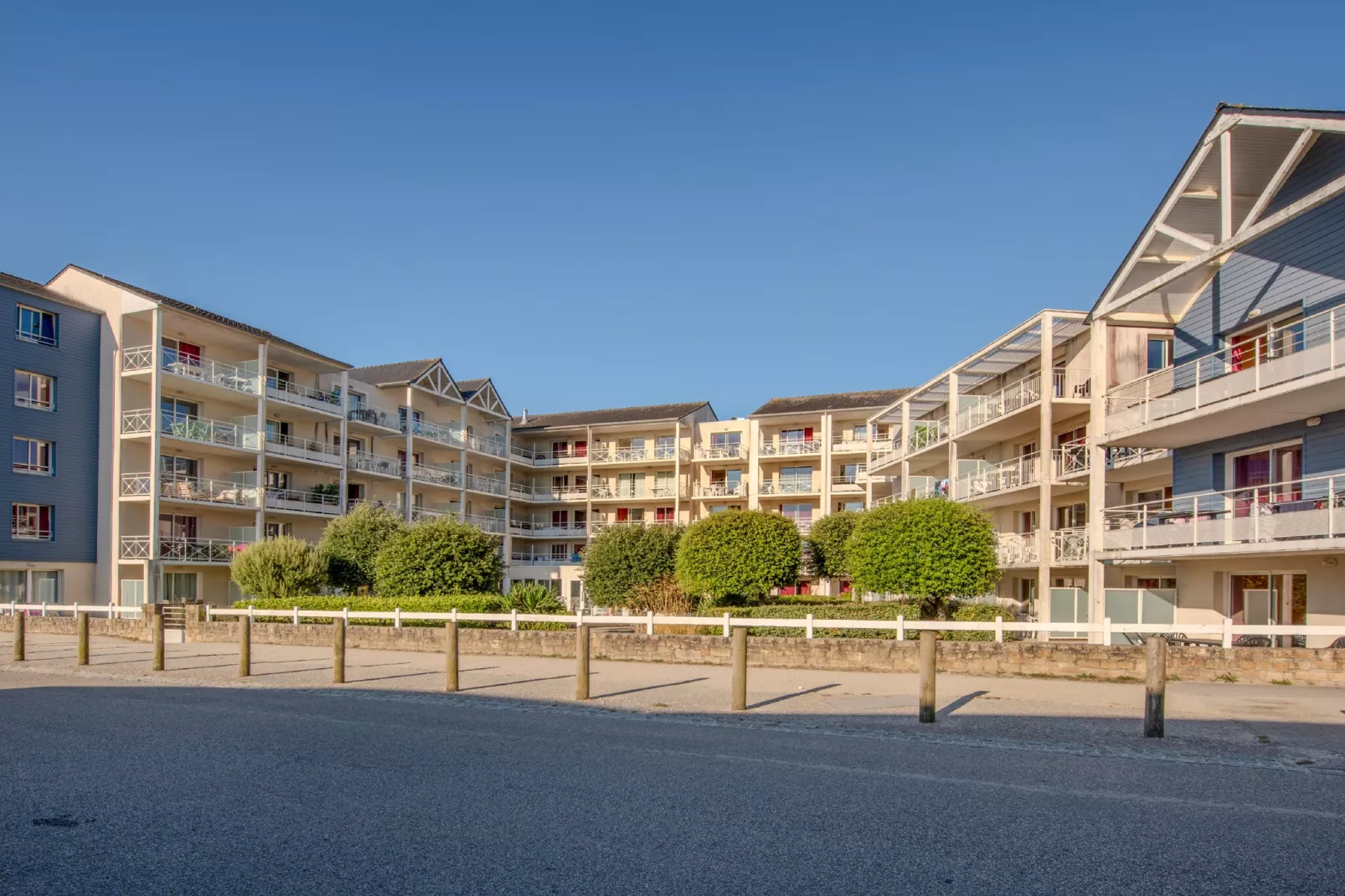 D. de Bertheaume N°104 - 2P6-Areas within 5km in summer