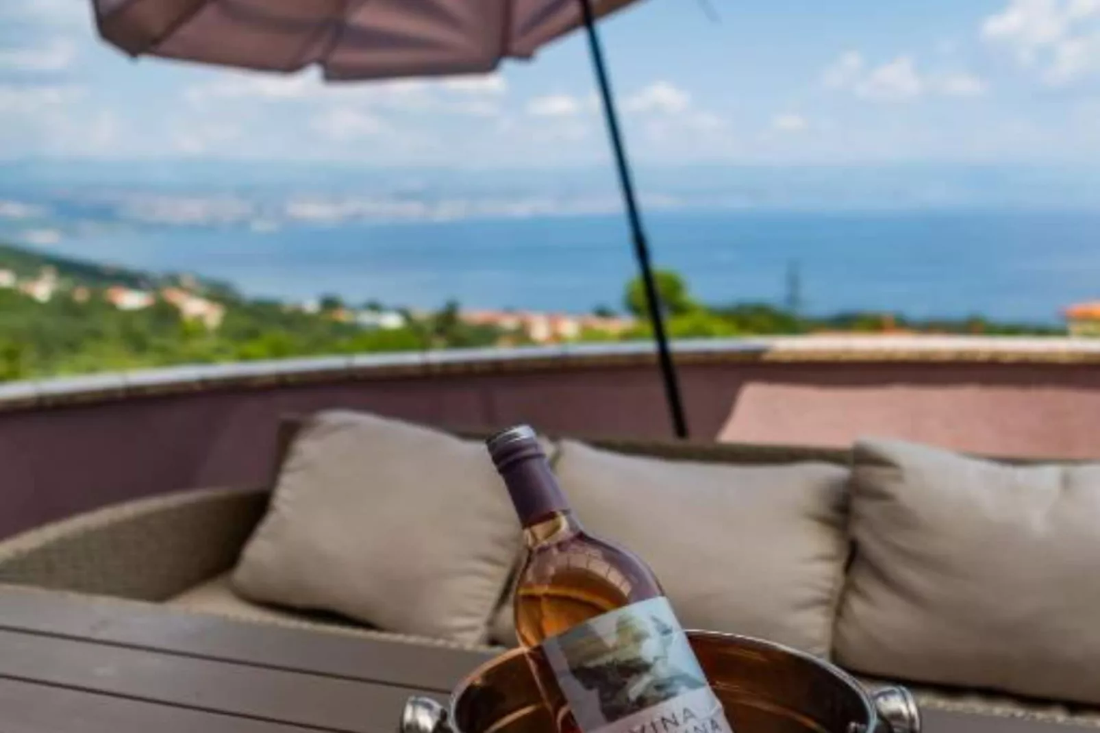 Apartments Melanie - Oprić Hills  Three bedroom apartment with balcony and sea view (A)-Terrasse/Balkon