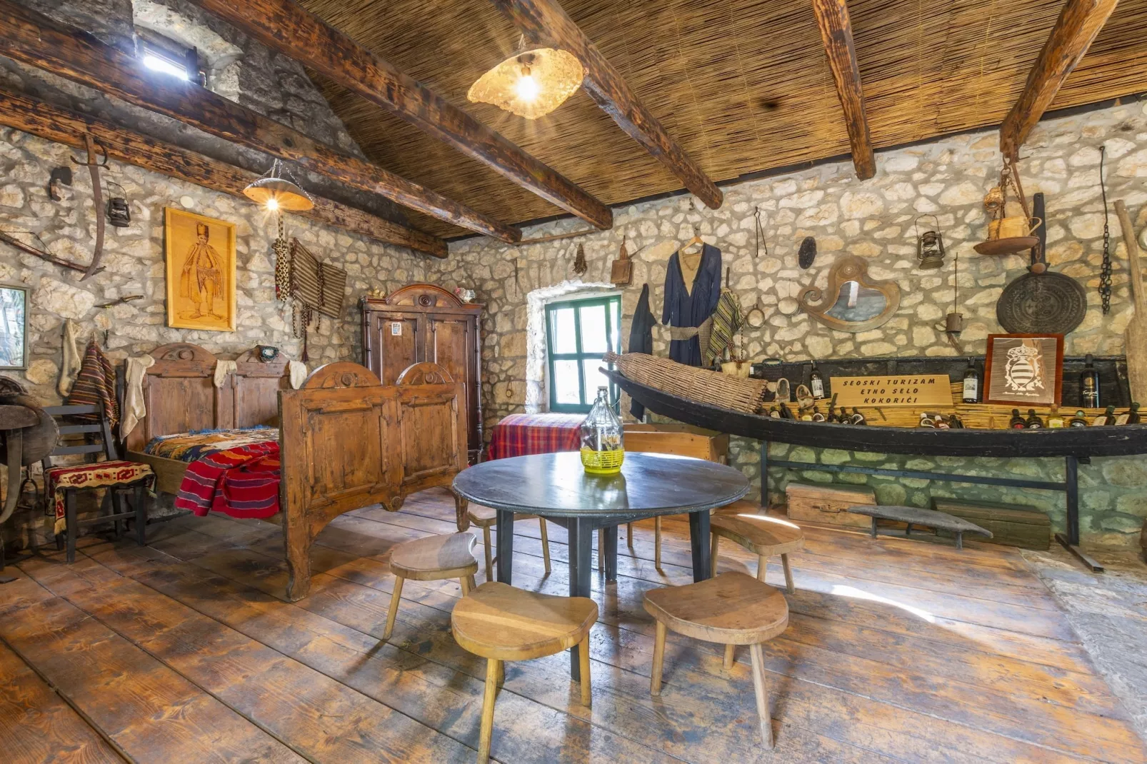 Rustical Resort Kokorići with Shared Outdoor Swimming Pool - One Bedroom Apartment with Terrace-Schlafzimmer