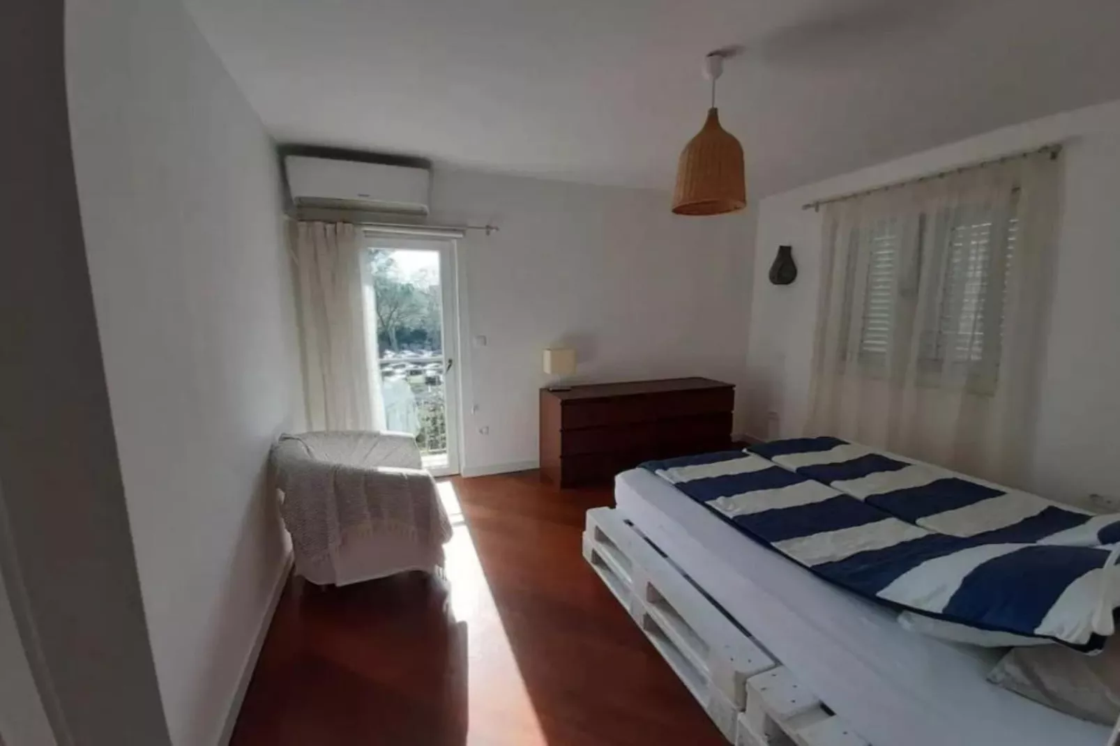 Relaxing Tivat Stay with Balcony & Free Parking - Two Bedroom Apartment-Chambre