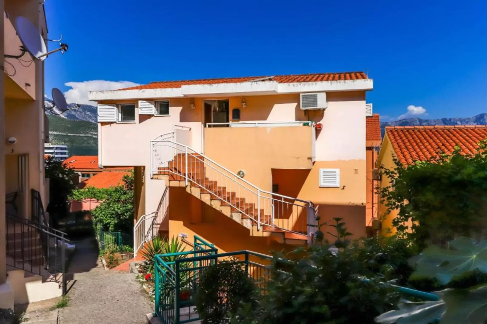 Relaxing Apartment on Budva Coastline - One Bedroom Apartment-Outdoor