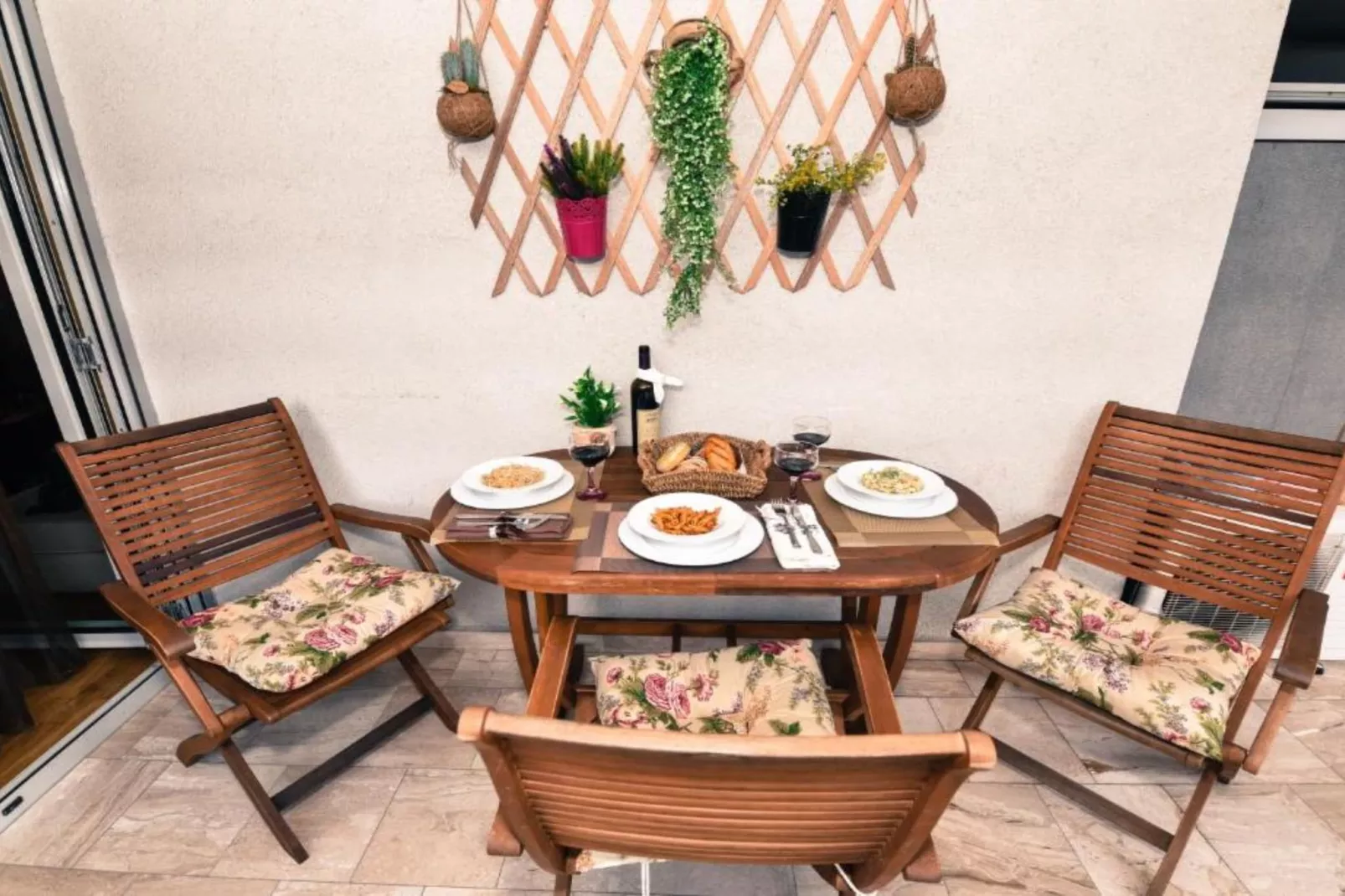 City & Sea Escape Studio Near Budva’s Beaches - Studio Apartment-Terrasse / balcon