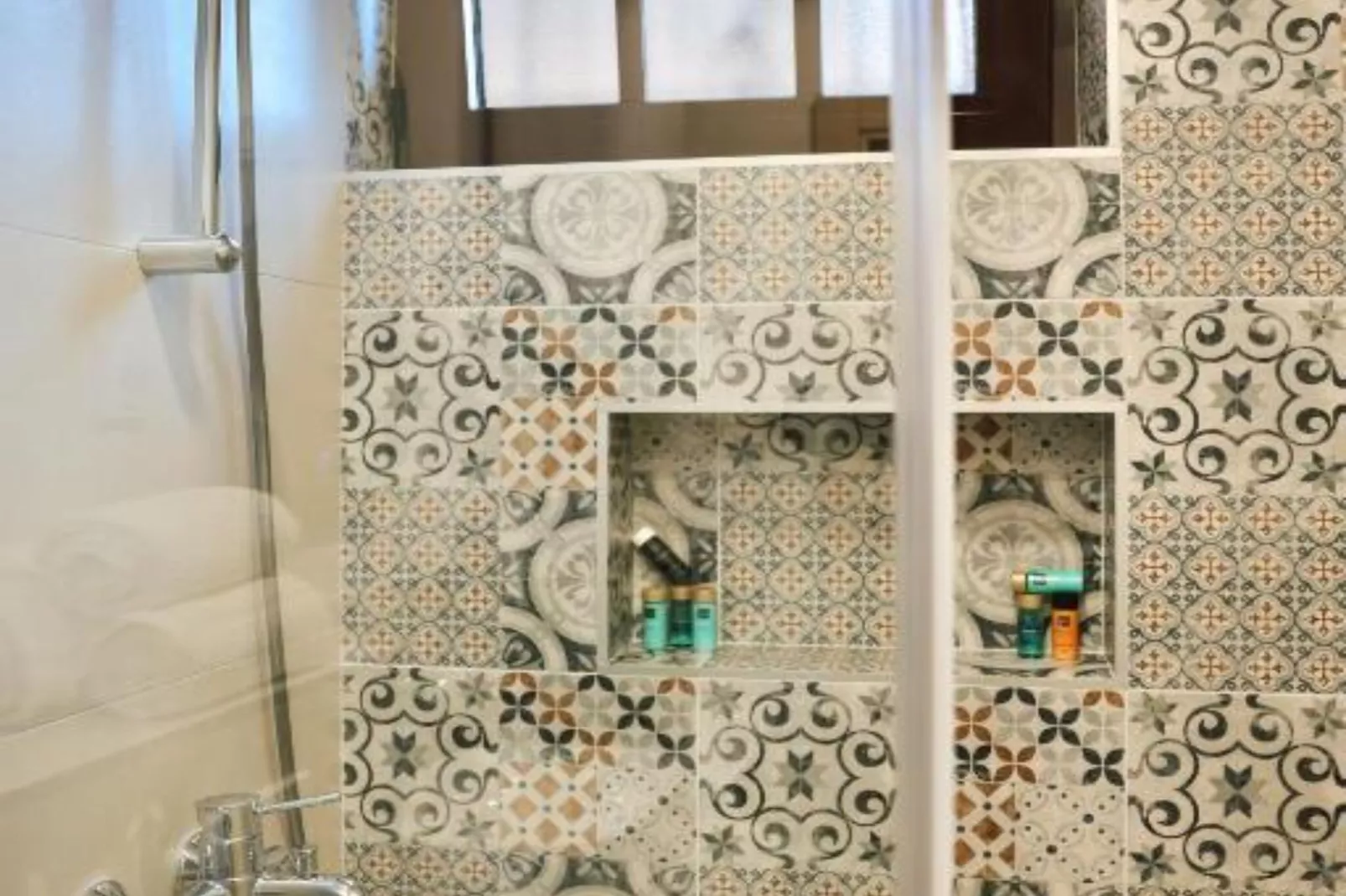 Stylish Apartment with Modern Elegance in Herceg Novi Area - Deluxe One Bedroom Apartment with Terrace-Badezimmer