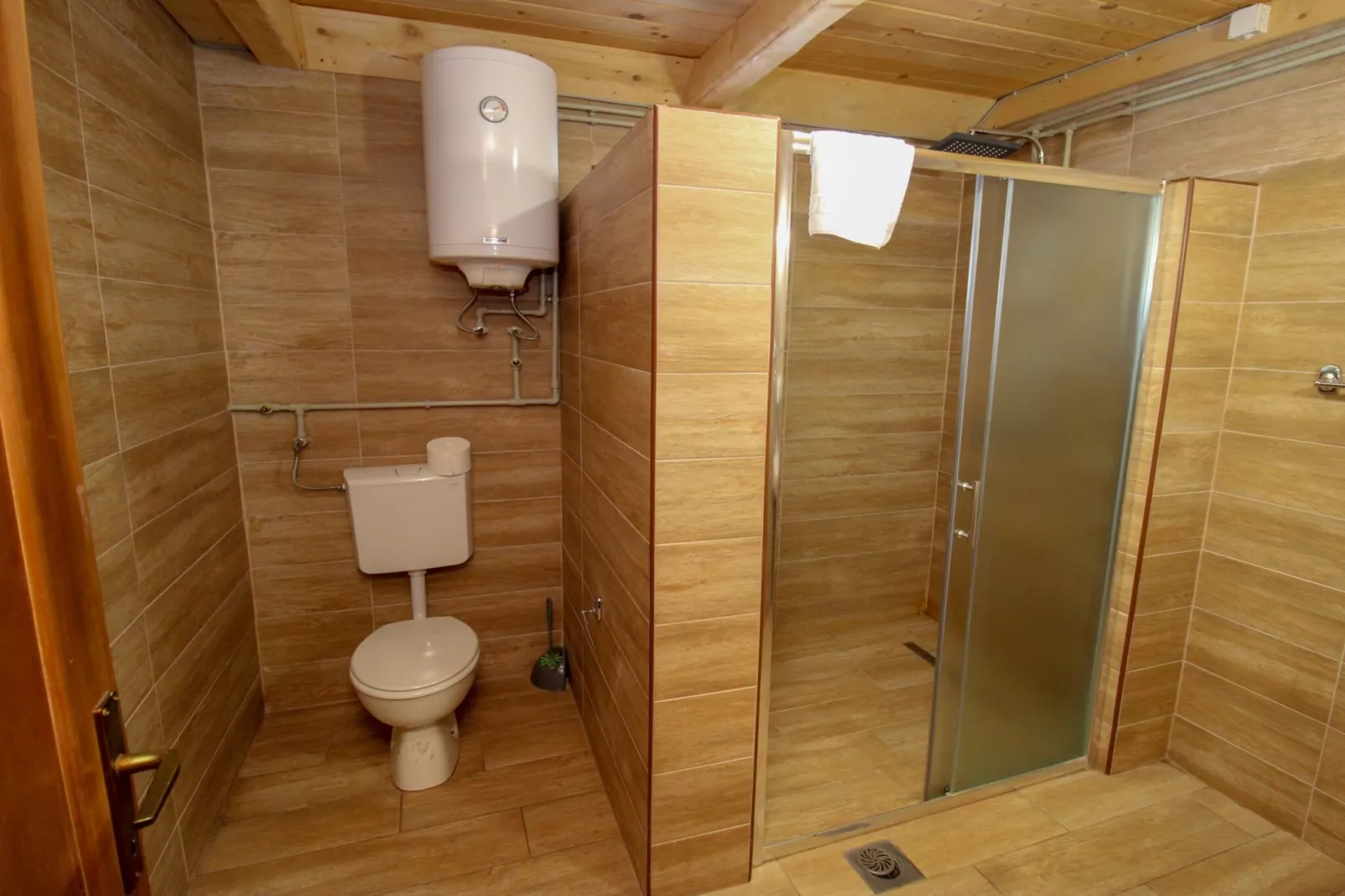 Ethno Village Dolina Mira - Three Bedroom Holiday Home - (Jahorina)-Bathroom