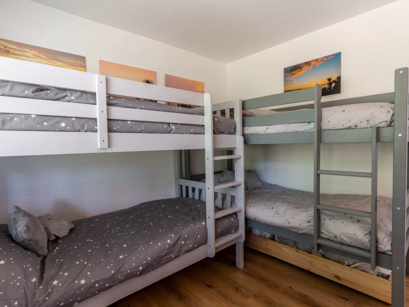 Avalon Sea Views-Dedans