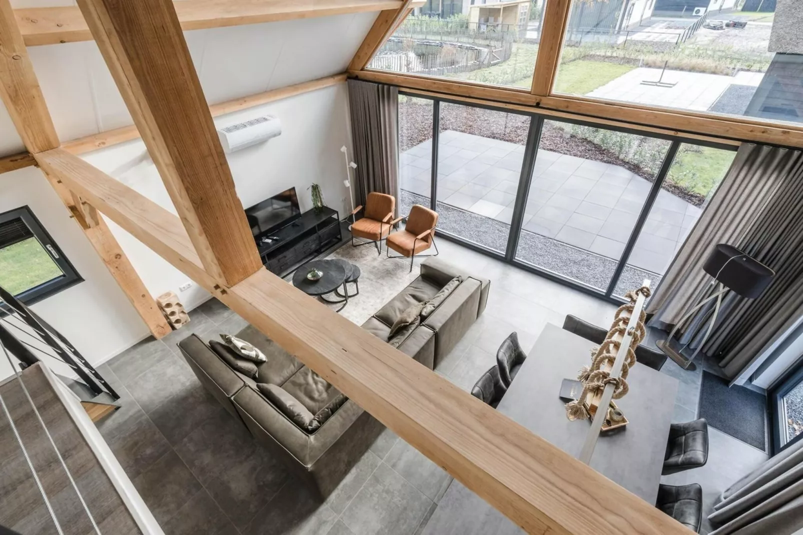 Farm Lodge 677-Salon