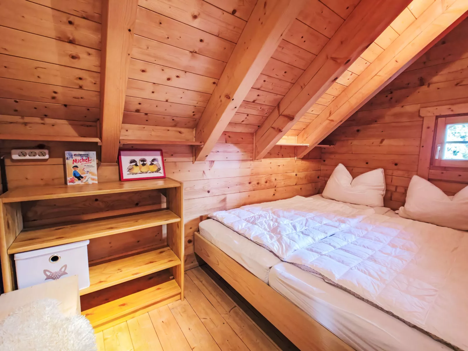 Zirbenwaldhütt´n-Drinnen