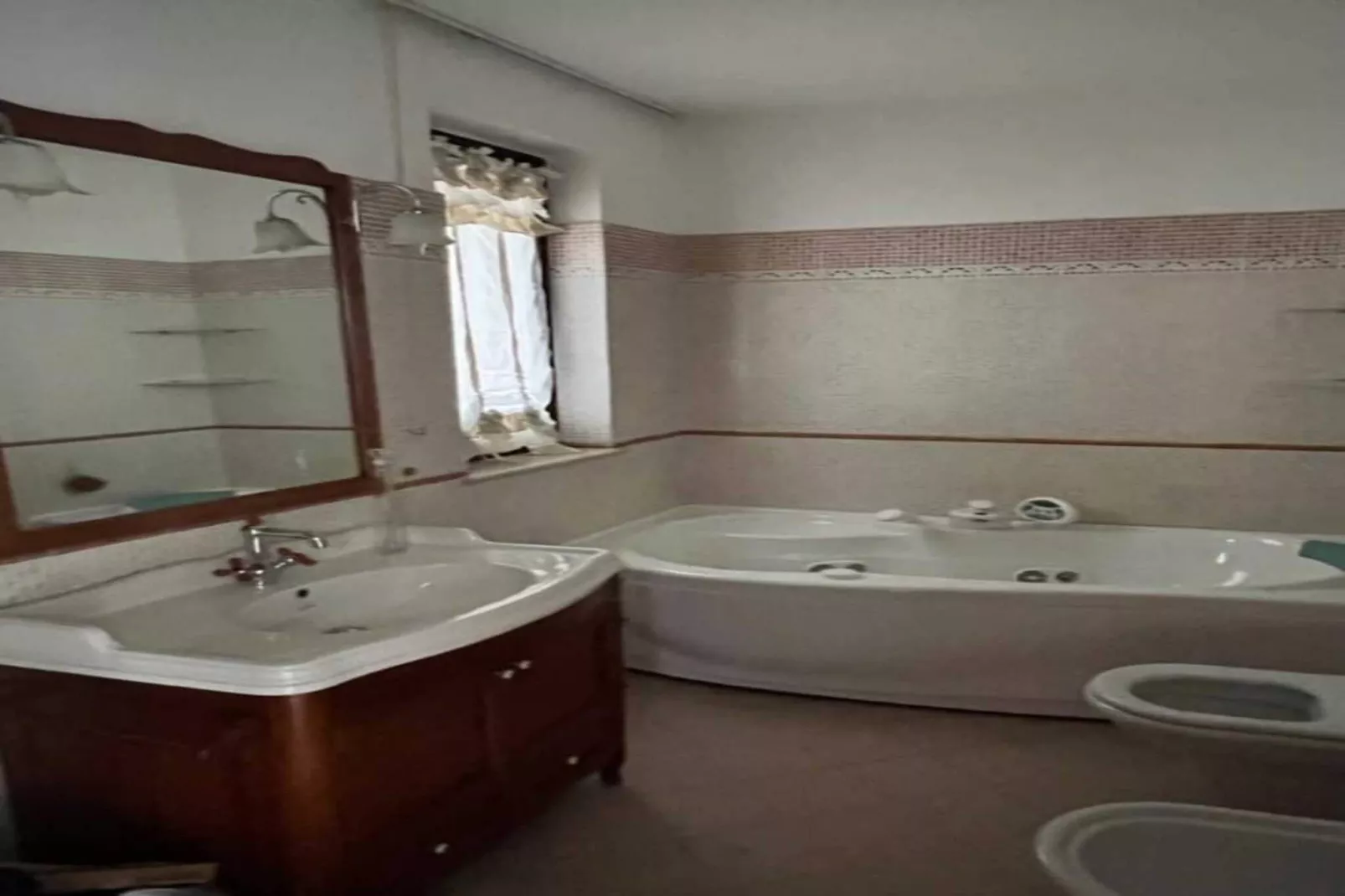 A Grottammare-Bathroom